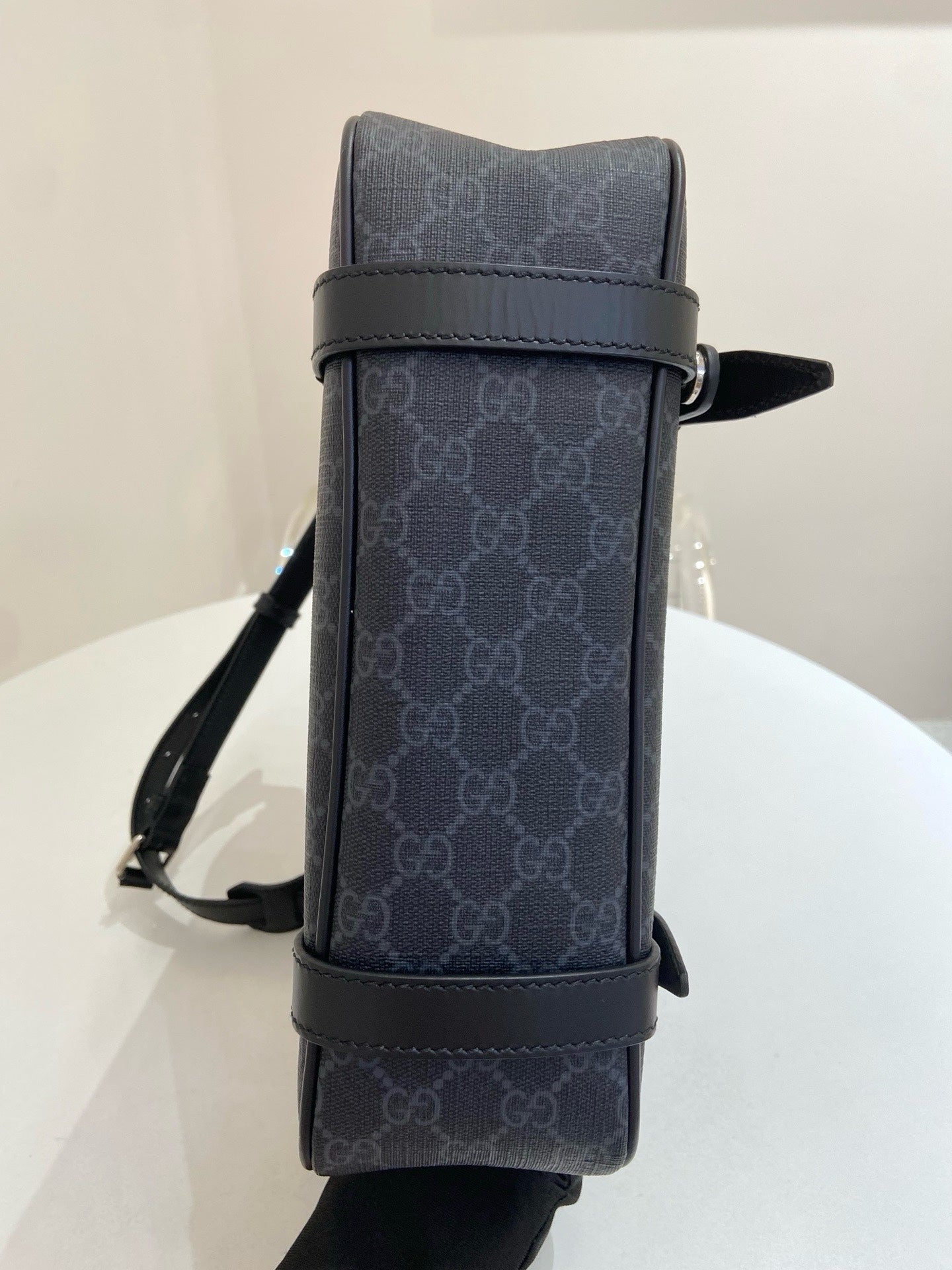 Gucci - GG Supreme Messenger Bag - Leather - Black - (Medium)