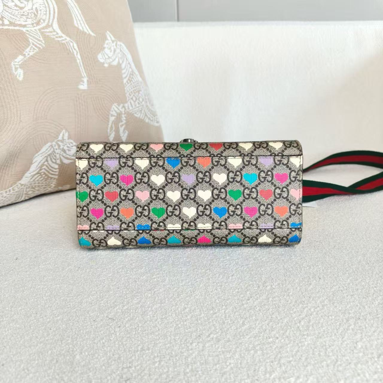 Gucci - GG Supreme Multicolor Hearts Messenger Bag - Coated canvas with leather trim - Beige with multicolor hearts and yellow accents - (Mini)