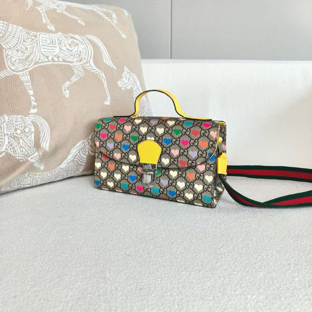 Gucci - GG Supreme Multicolor Hearts Messenger Bag - Coated canvas with leather trim - Beige with multicolor hearts and yellow accents - (Mini)