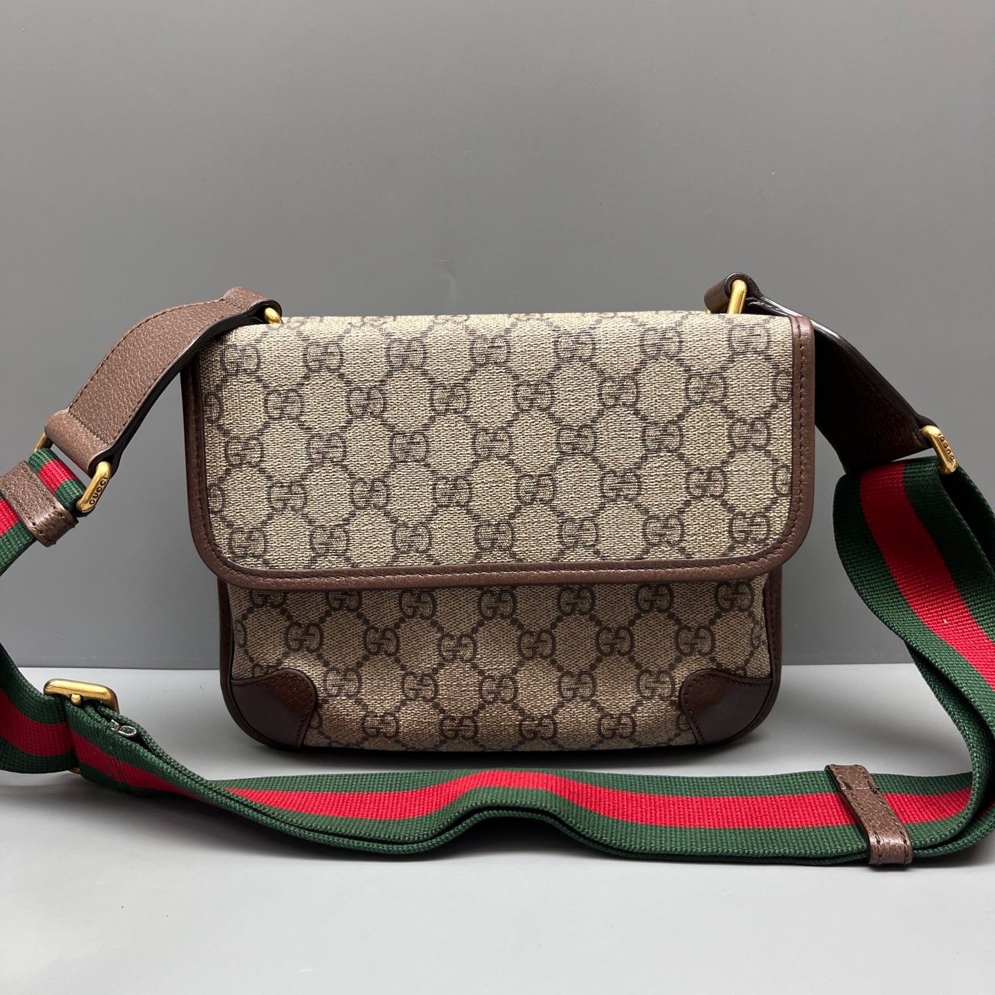 Gucci - GG Supreme Tiger Head Flap Bag - GG Supreme canvas with leather trim - Beige with Brown trim and Red/Green Web strap - (Small)