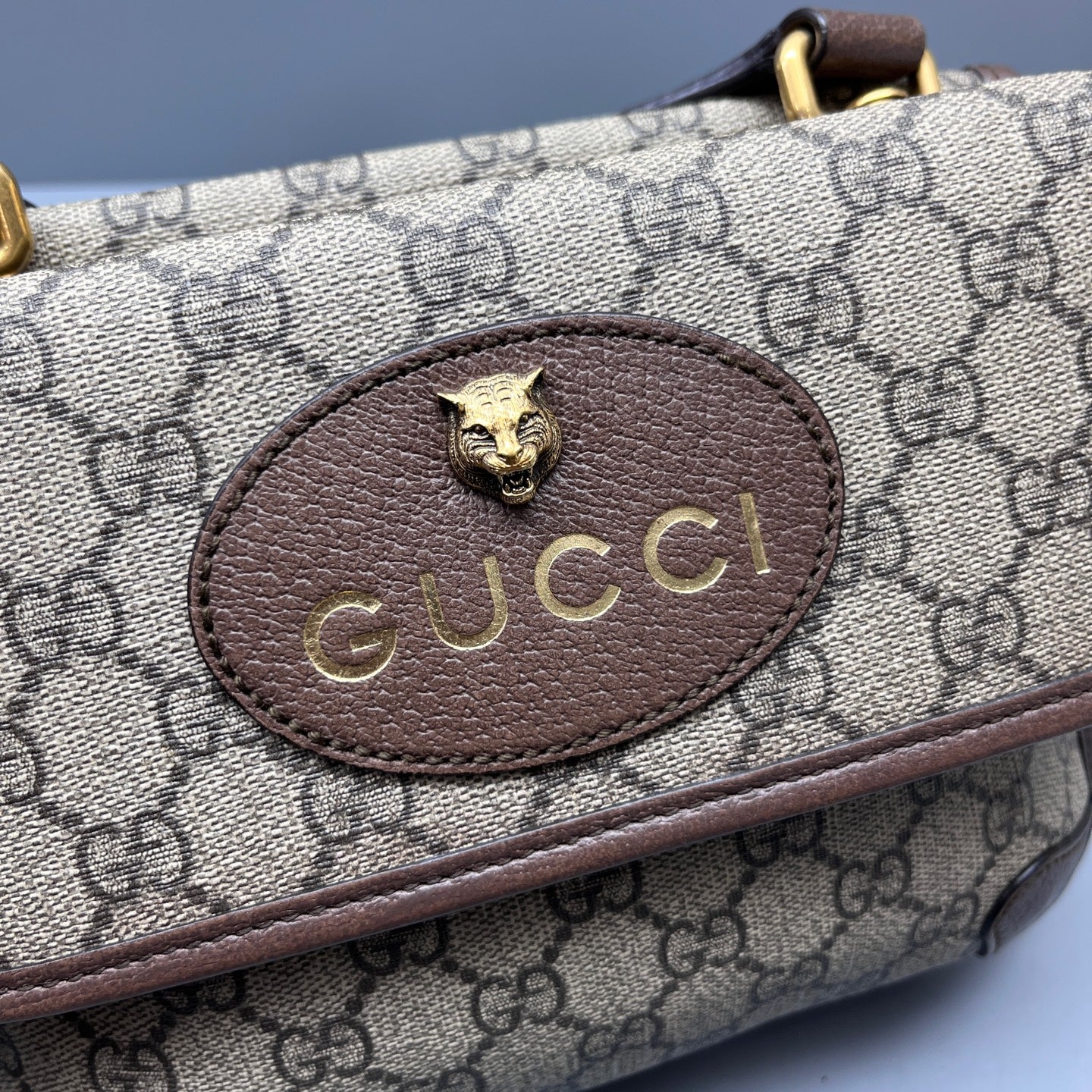 Gucci - GG Supreme Tiger Head Flap Bag - GG Supreme canvas with leather trim - Beige with Brown trim and Red/Green Web strap - (Small)