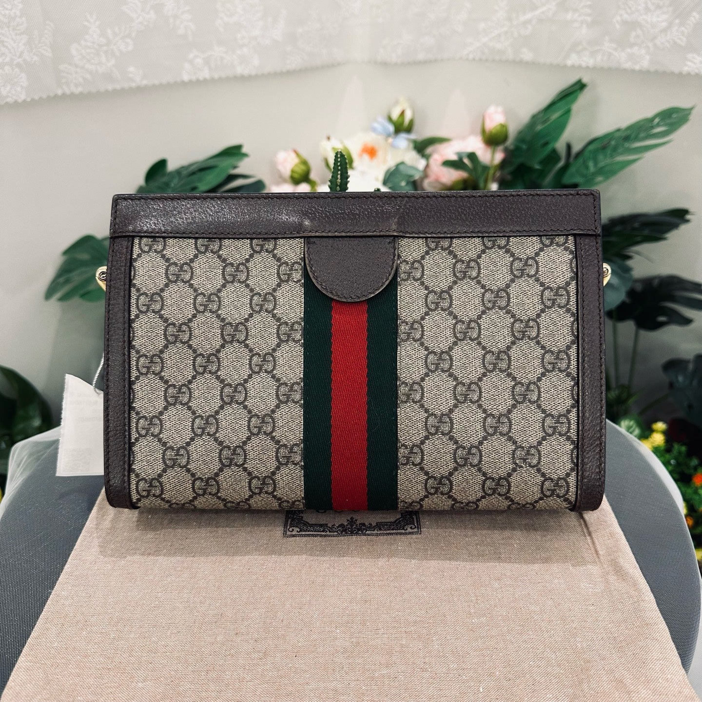 Gucci - GG Supreme Web Clip Pouch - GG Supreme coated canvas with leather trim - Brown - (small)