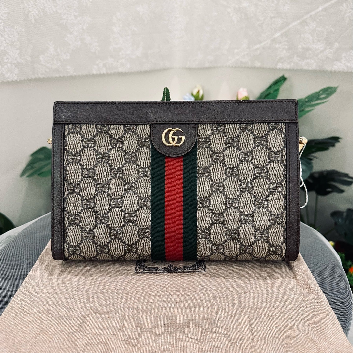 Gucci - GG Supreme Web Clip Pouch - GG Supreme coated canvas with leather trim - Brown - (small)