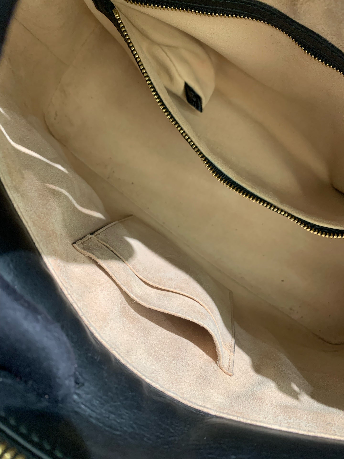 Gucci - Guccissima Leather Top Handle Tote - Leather - Black - (Medium)