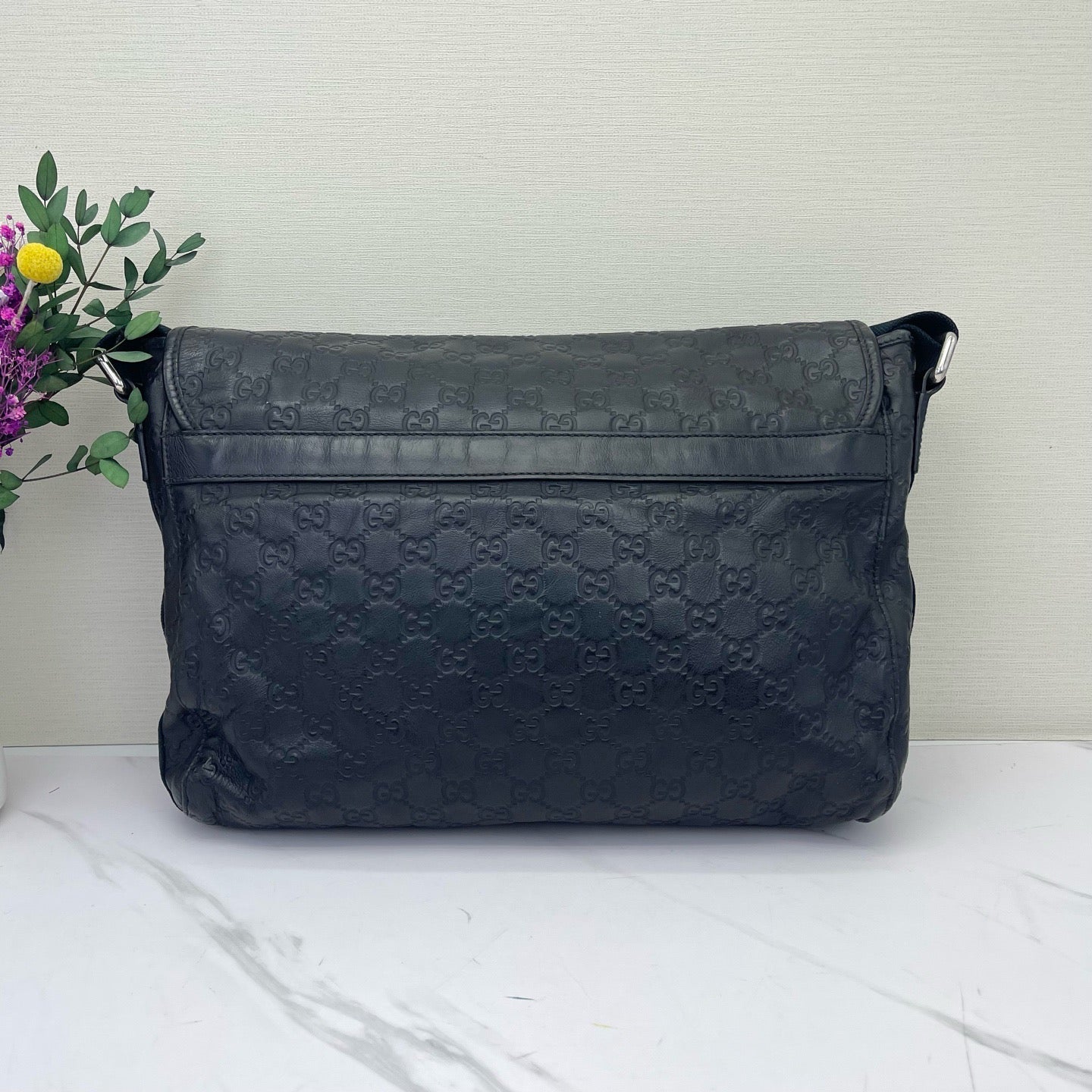 Gucci - Guccissima Messenger Bag - Leather - Black - (medium)