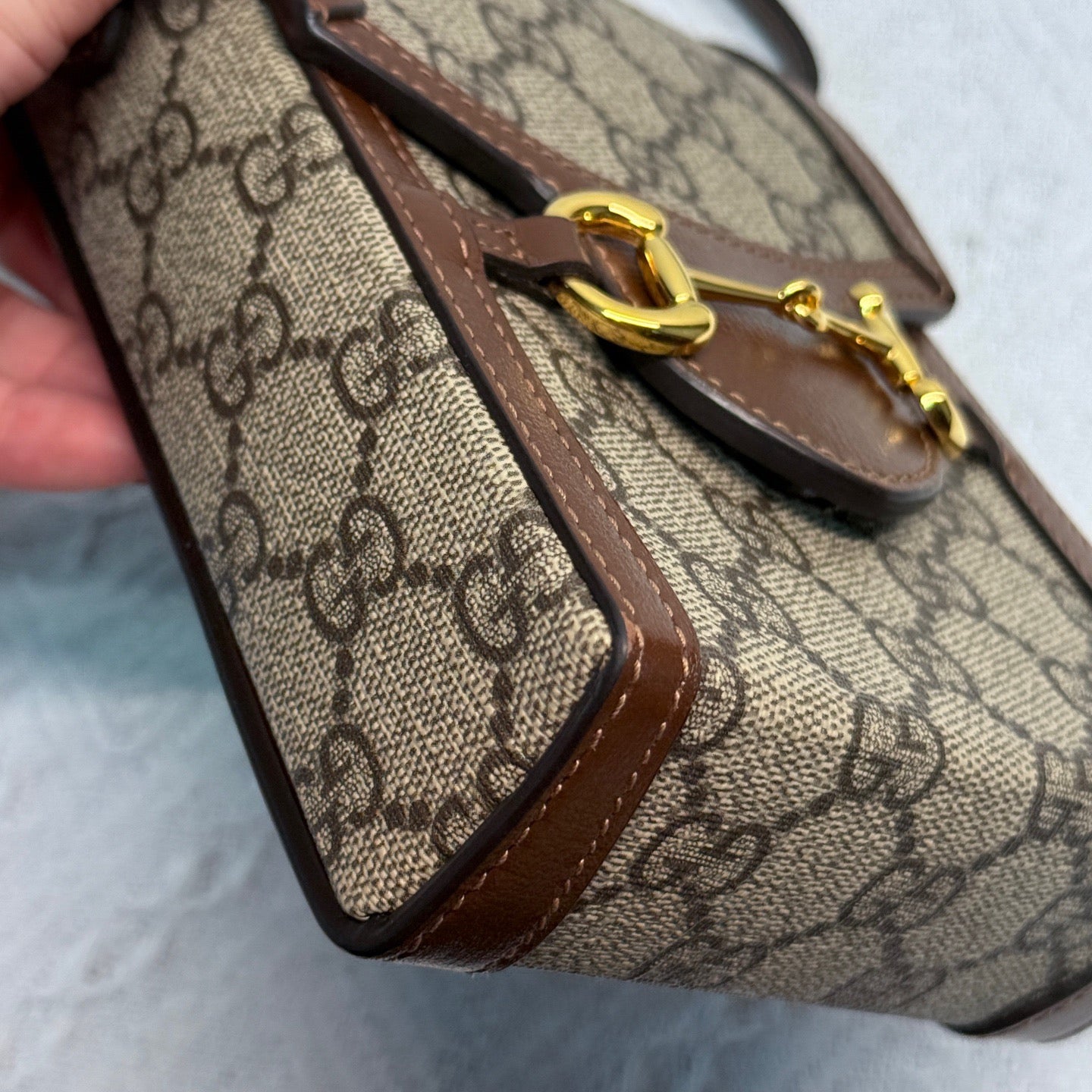 Gucci - Horsebit 1955 Vertical Phone Bag - GG Supreme canvas with leather trim - Beige and Brown - (mini)