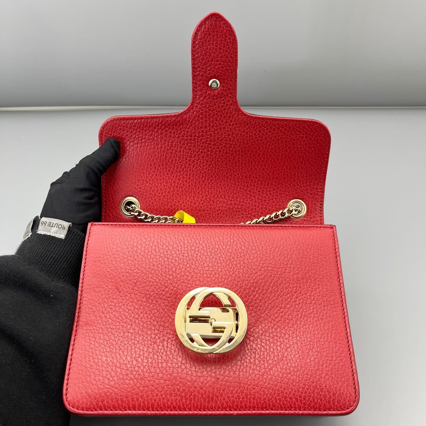 Gucci - Interlocking G Chain Accordion Flap Bag - Grained leather - Red - (Small)