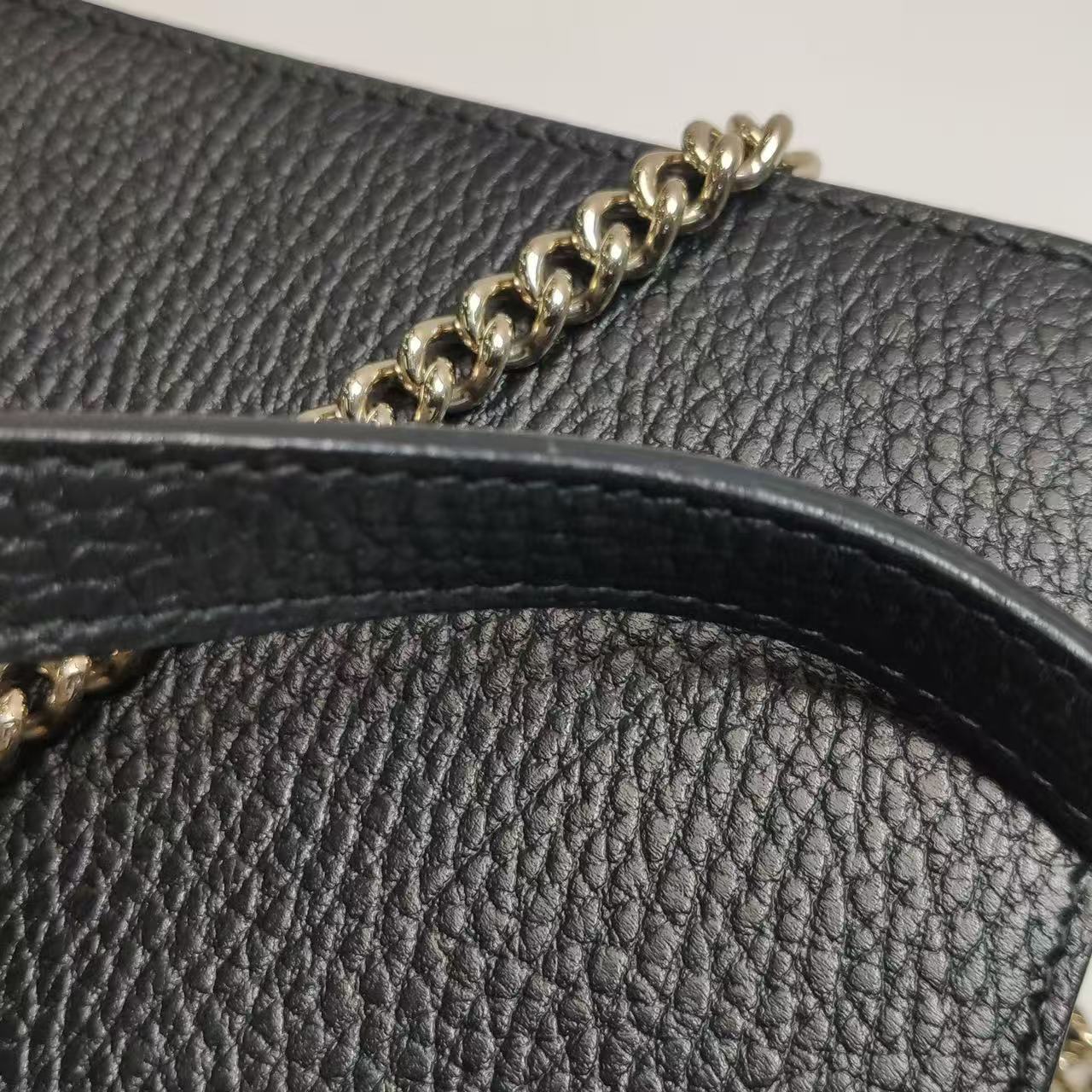 Gucci - Interlocking G Chain Shoulder Bag - Grained leather - Black - (mini)