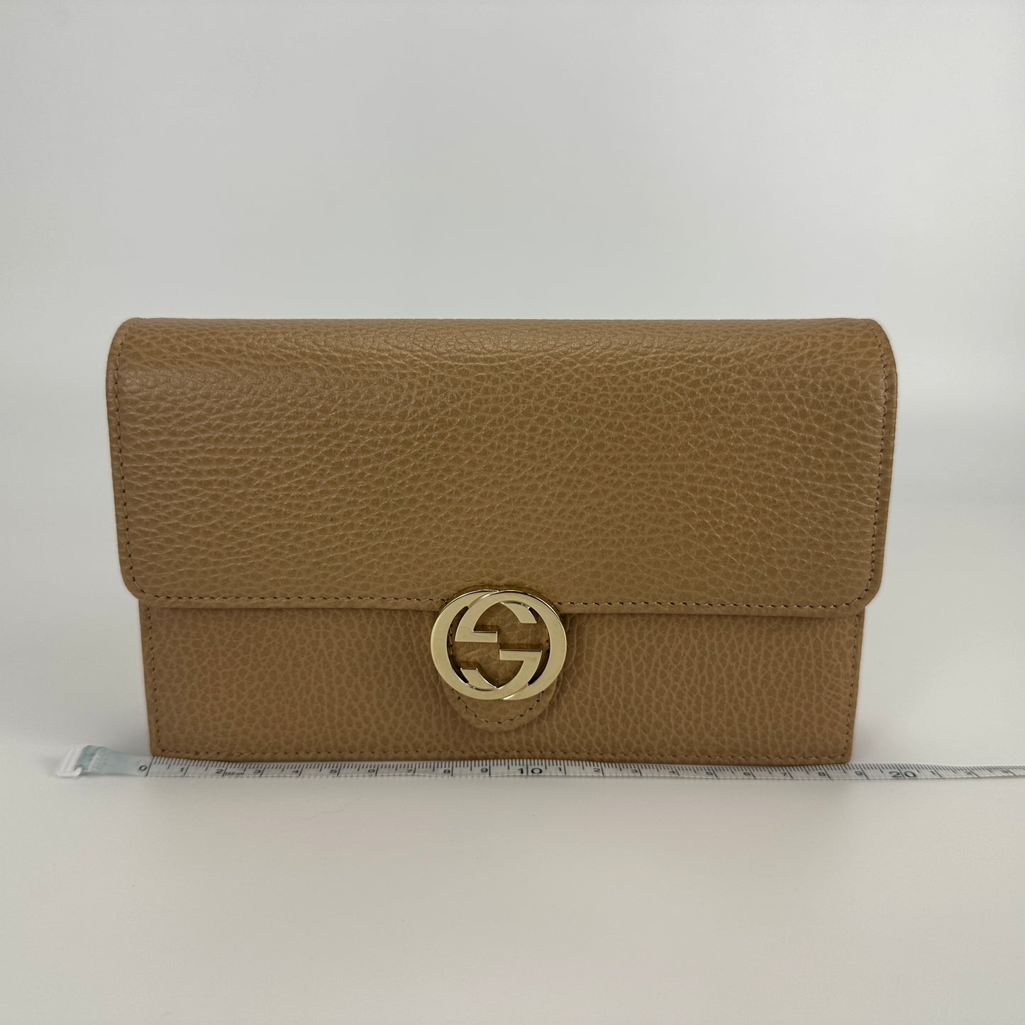 Gucci - Interlocking G Chain Wallet - Grained leather - Beige - (mini)