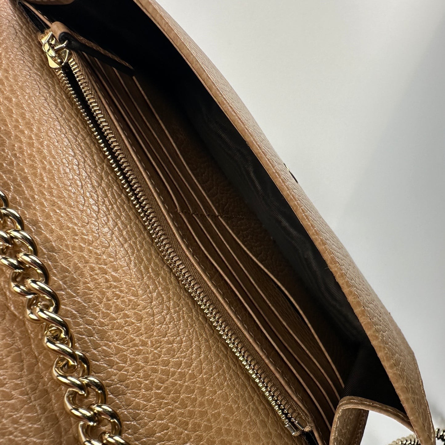 Gucci - Interlocking G Chain Wallet - Grained leather - Beige - (mini)