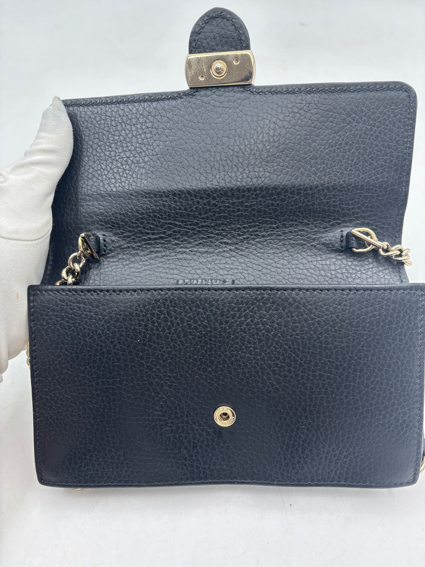 Gucci - Interlocking G Chain Wallet - Grained leather - Black with Gold-Tone Hardware - (mini)
