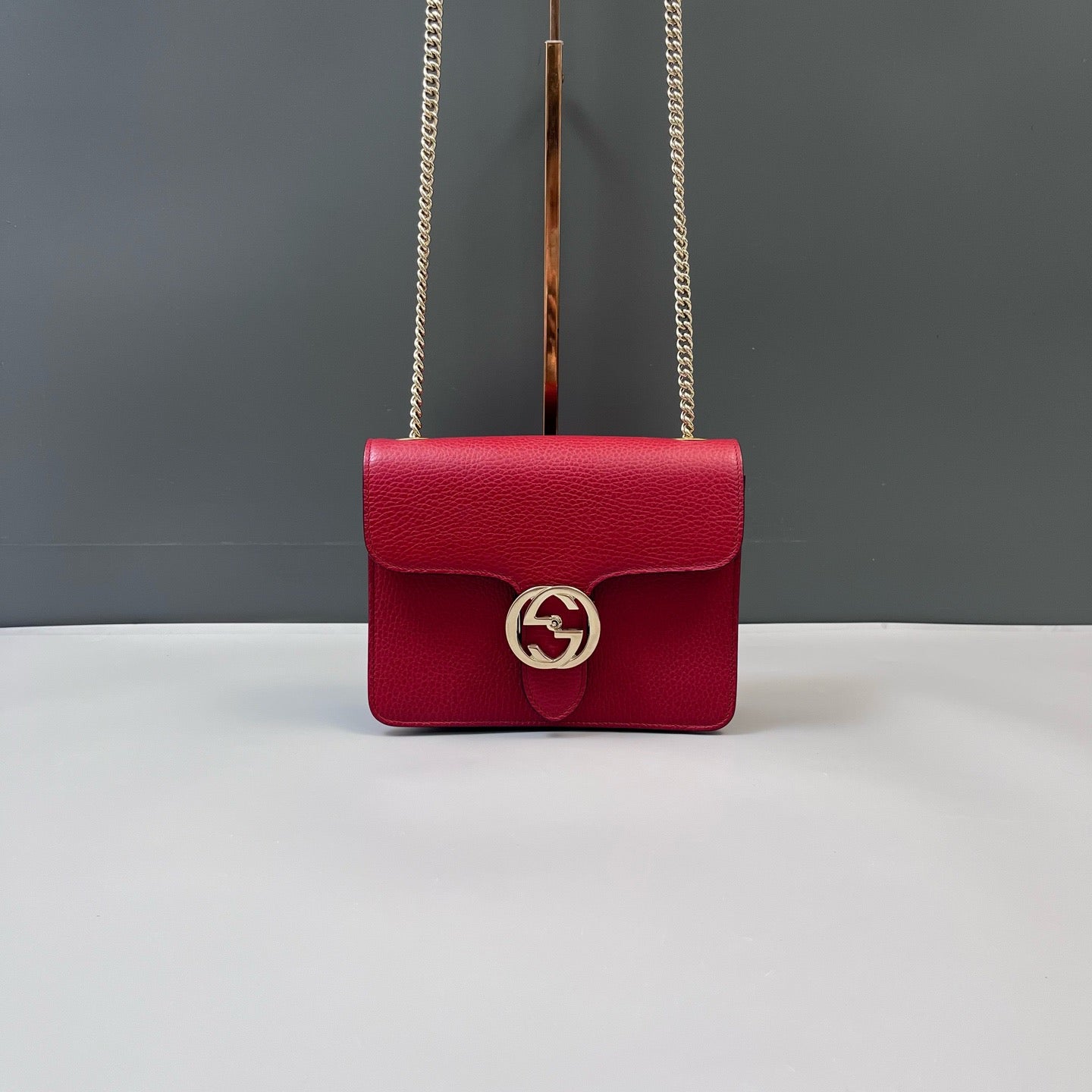 Gucci - Interlocking G Flap Shoulder Bag - Grained leather - Red with Gold-Tone Hardware - (small)