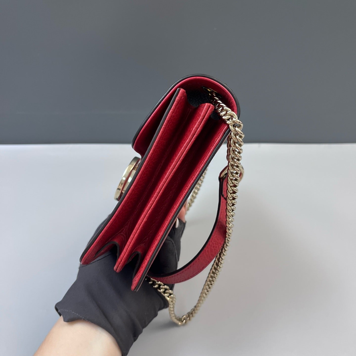 Gucci - Interlocking G Flap Shoulder Bag - Grained leather - Red with Gold-Tone Hardware - (small)