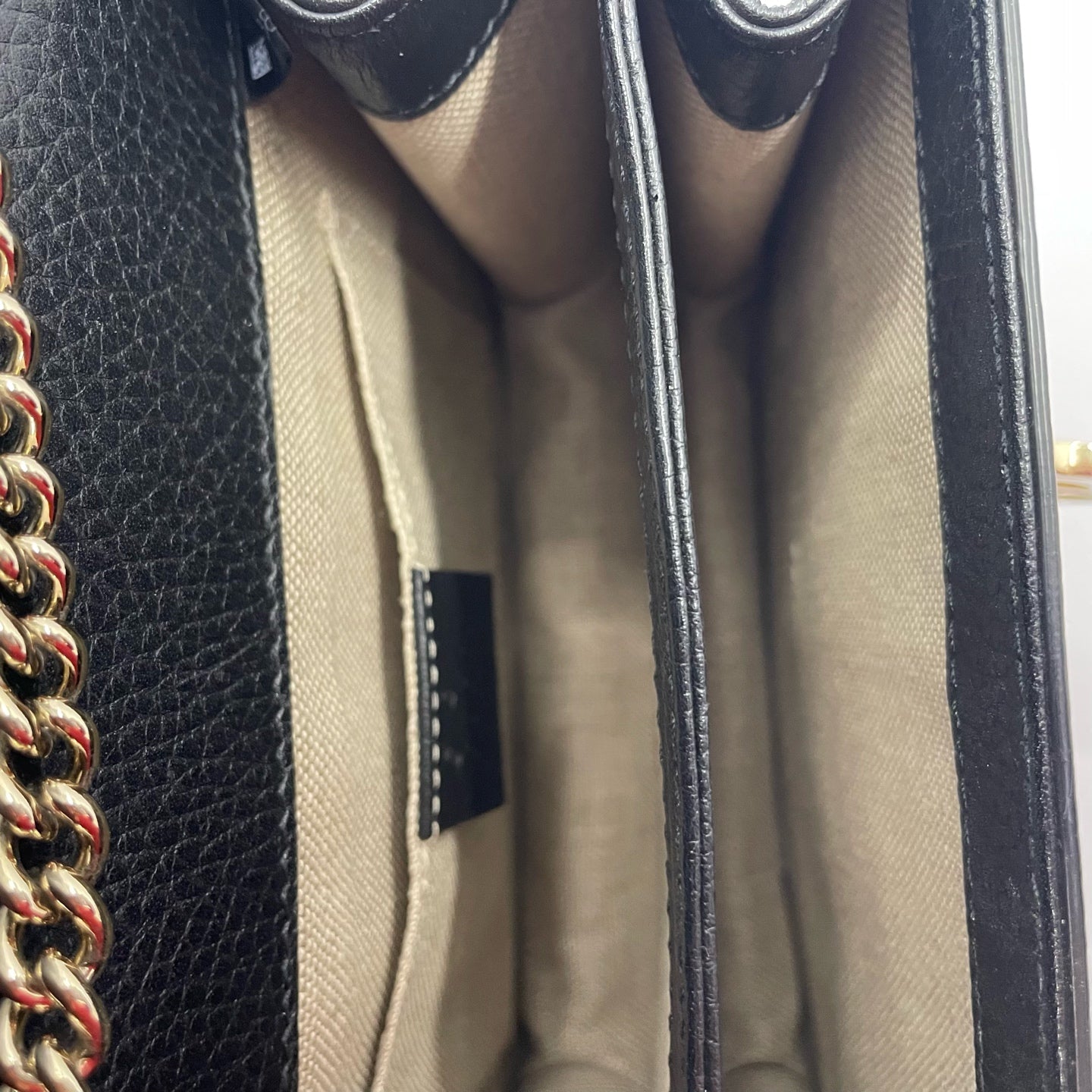 Gucci - Interlocking G Shoulder Bag - Leather - Black