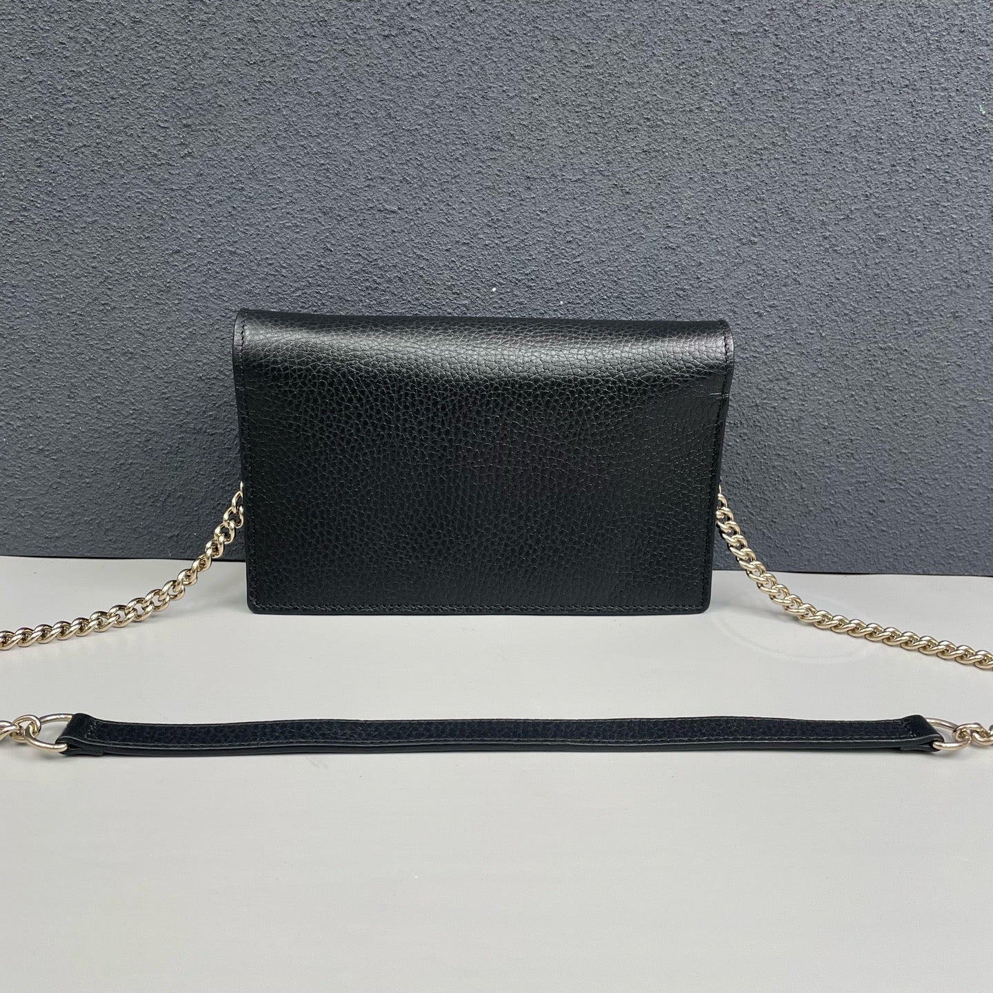 Gucci - Interlocking G Wallet on Chain - Grained leather - Black with Gold-Tone Hardware - (mini)
