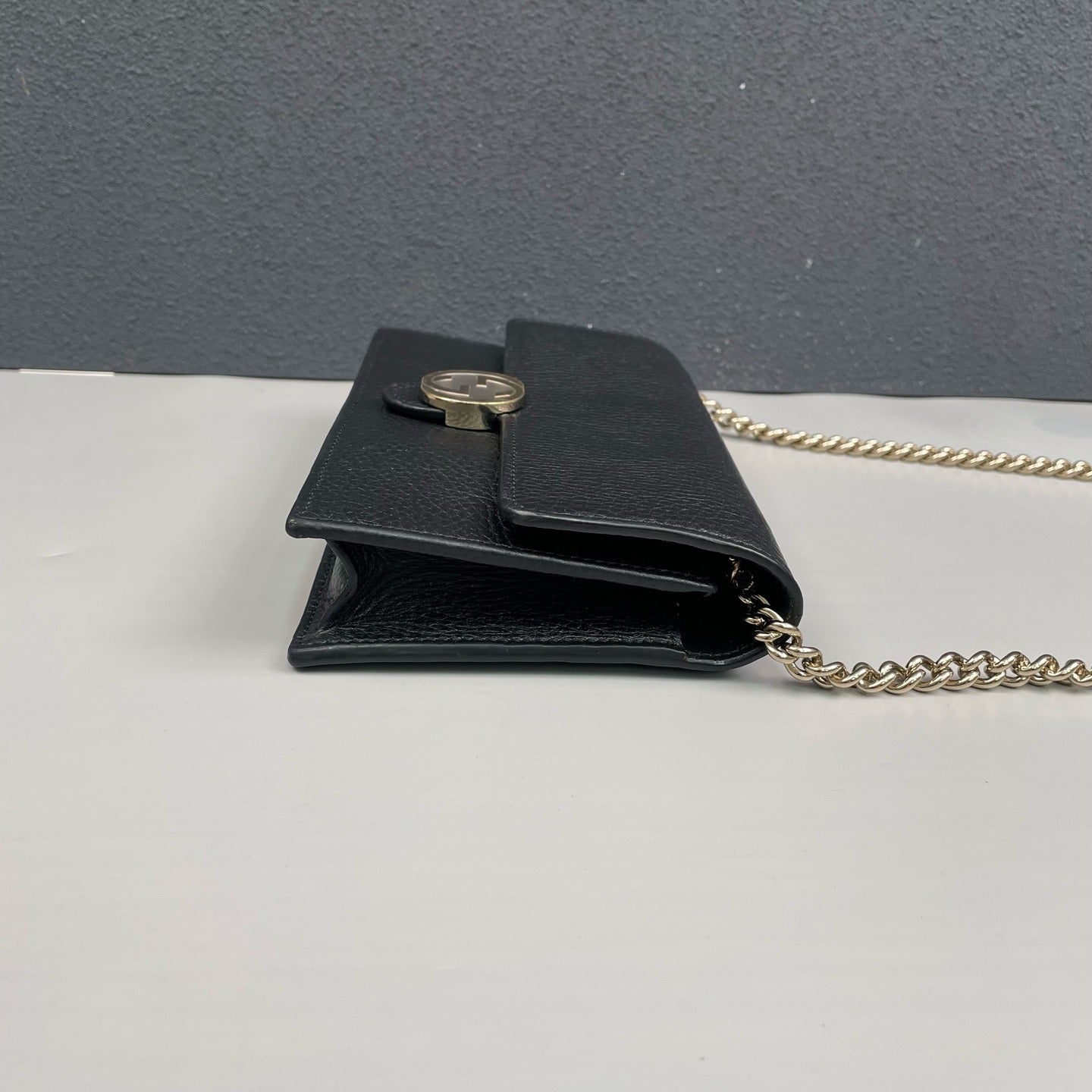 Gucci - Interlocking G Wallet on Chain - Grained leather - Black with Gold-Tone Hardware - (mini)
