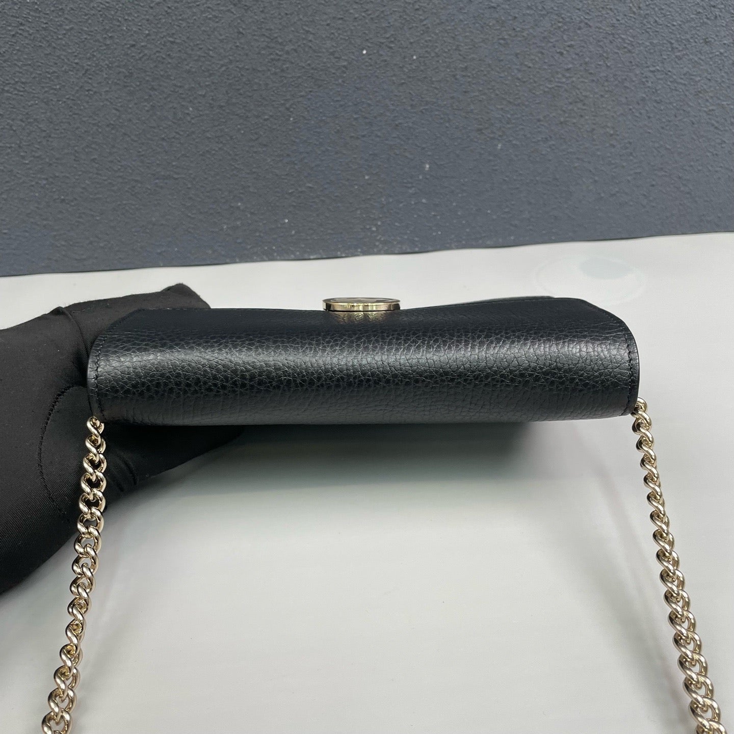 Gucci - Interlocking G Wallet on Chain - Grained leather - Black with Gold-Tone Hardware - (mini)