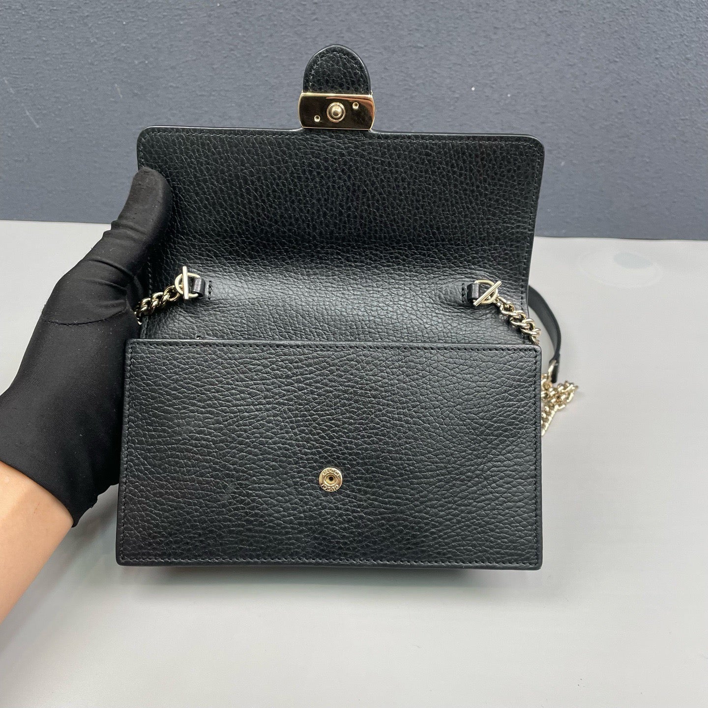 Gucci - Interlocking G Wallet on Chain - Grained leather - Black with Gold-Tone Hardware - (mini)