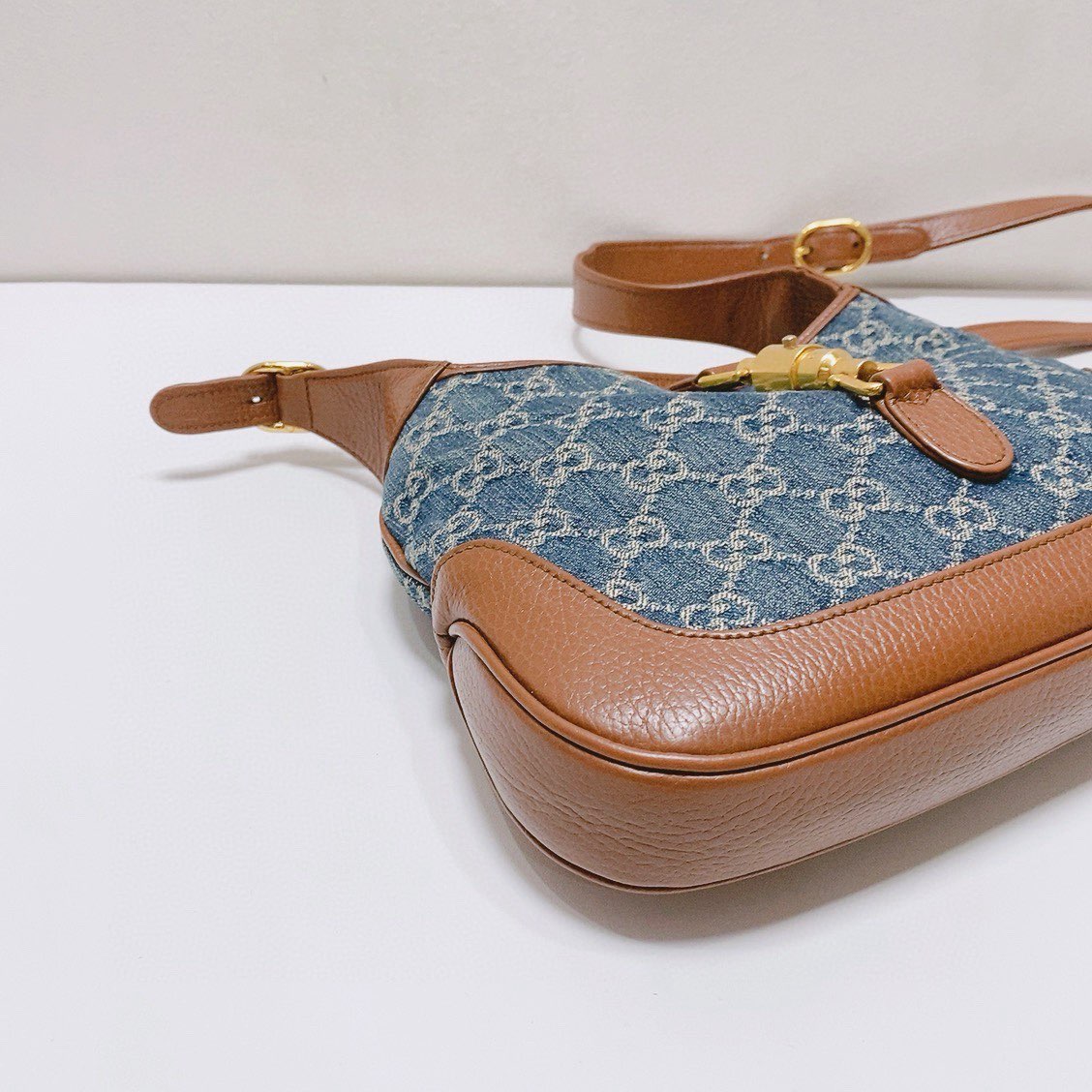 Gucci - Jackie 1961 - Denim canvas and grained leather - Blue and Brown with Gold-Tone Hardware - (medium)