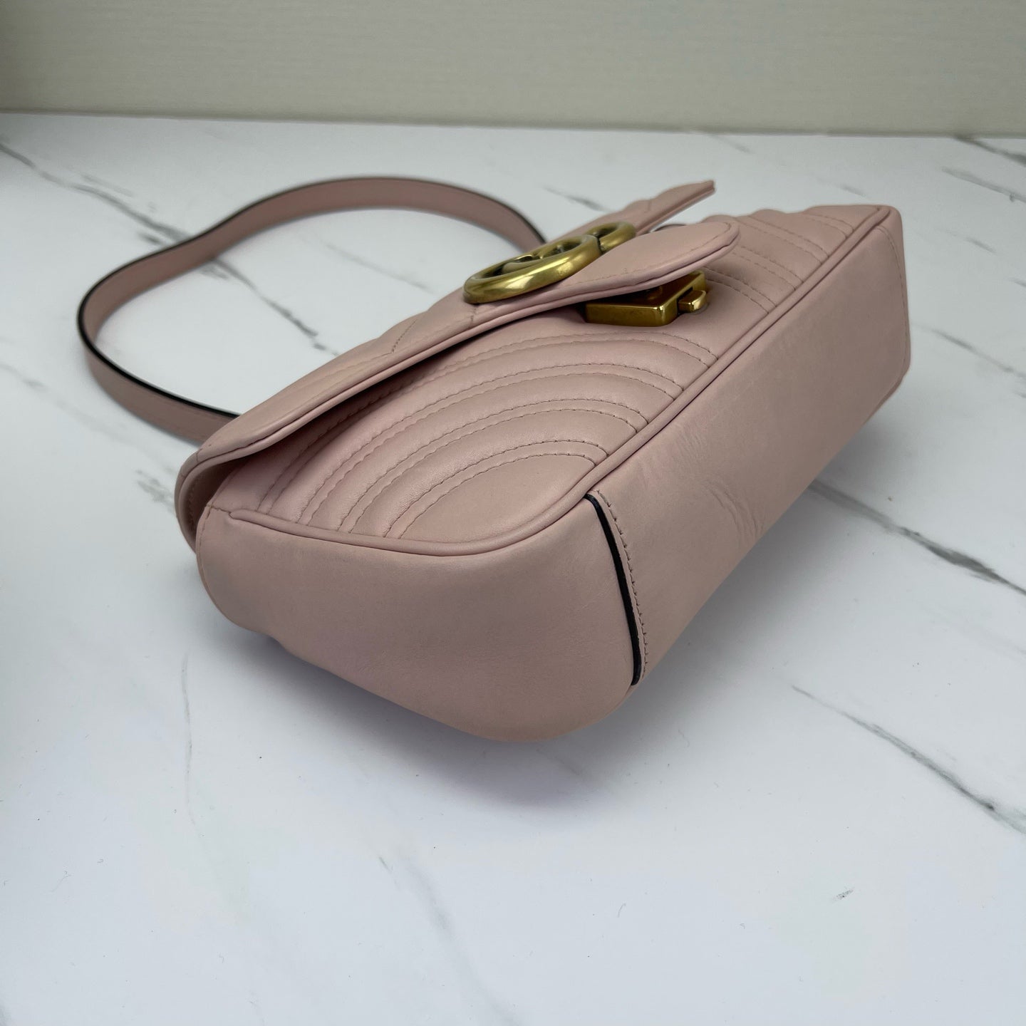 Gucci - Marmont - Calfskin leather - Pink with Antique Gold-Tone Hardware - (Small)