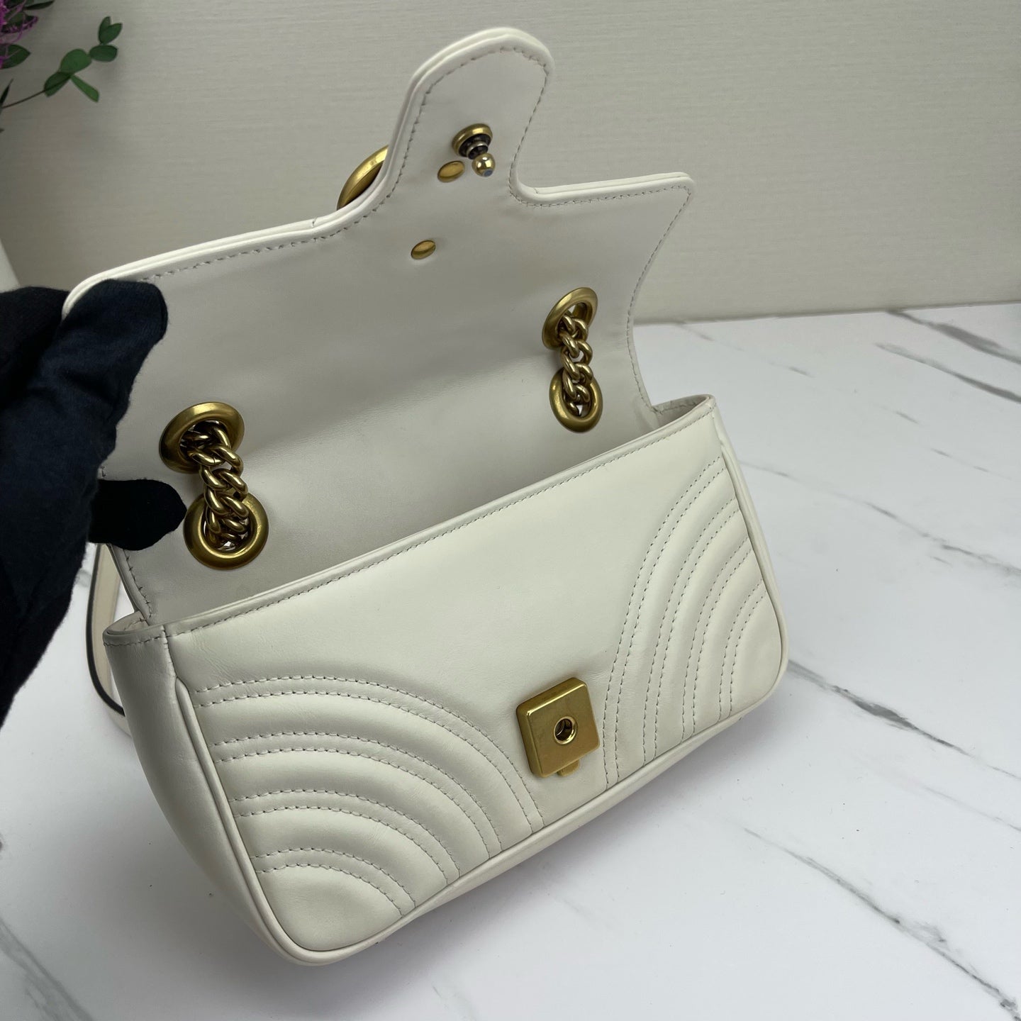 Gucci - Marmont - Calfskin leather - White with Gold-Tone Hardware - (Mini)