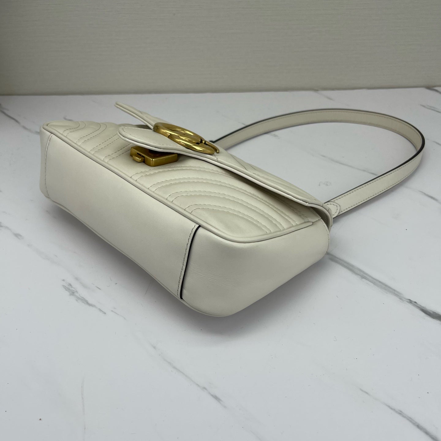 Gucci - Marmont - Calfskin leather - White with Gold-Tone Hardware - (Mini)