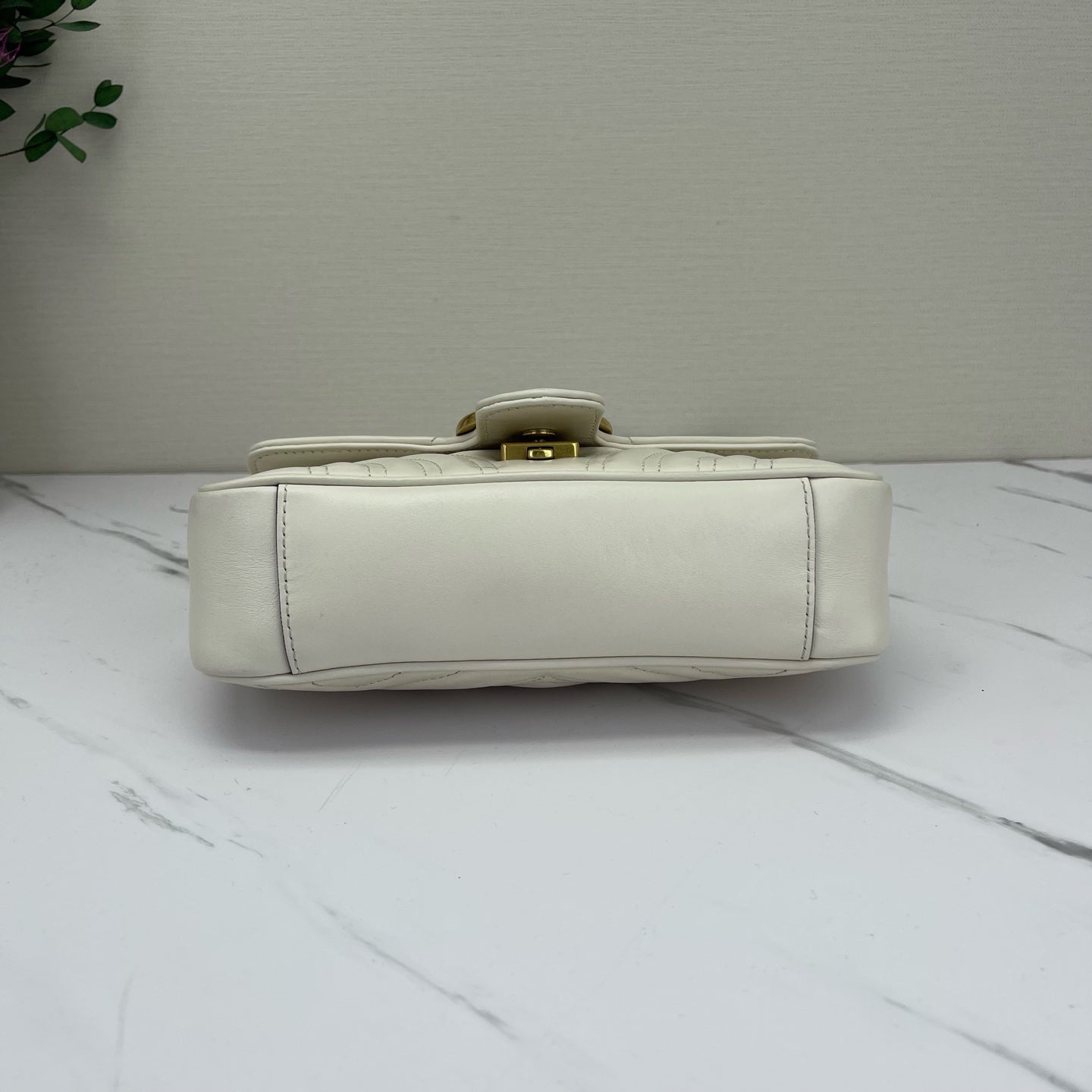 Gucci - Marmont - Calfskin leather - White with Gold-Tone Hardware - (Mini)