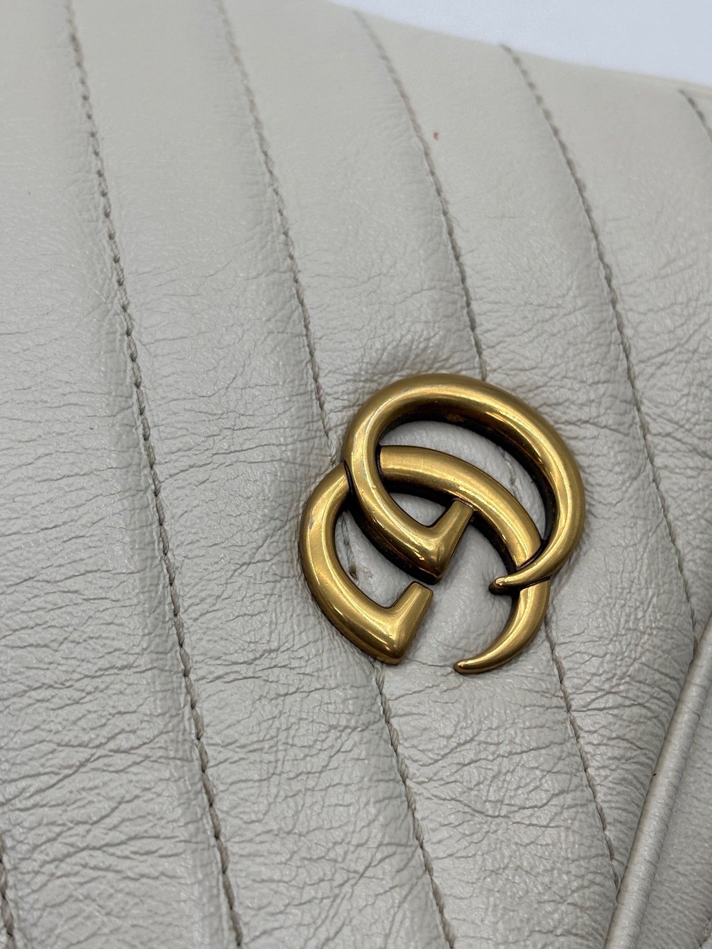 Gucci - Marmont Camera Bag (Vertical) - Leather - White - (mini)