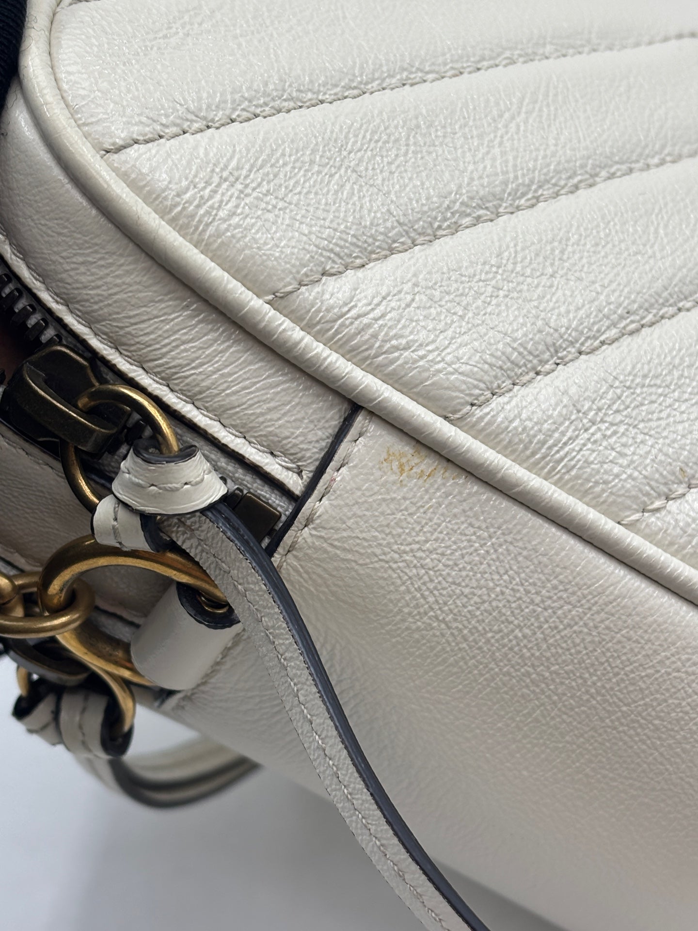 Gucci - Marmont Camera Bag (Vertical) - Leather - White - (mini)