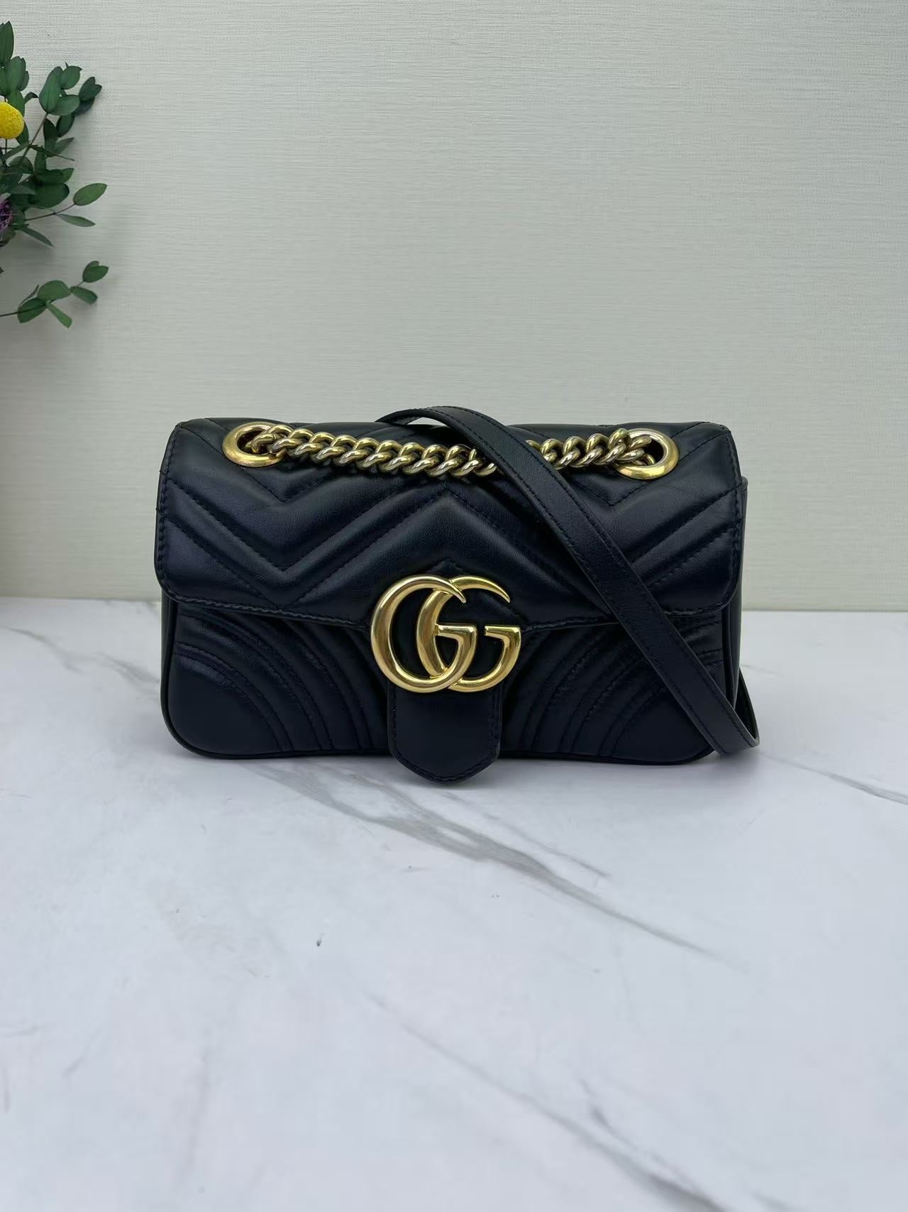 Gucci - Marmont - Cowhide leather - Black with Gold-Tone Hardware - (mini)