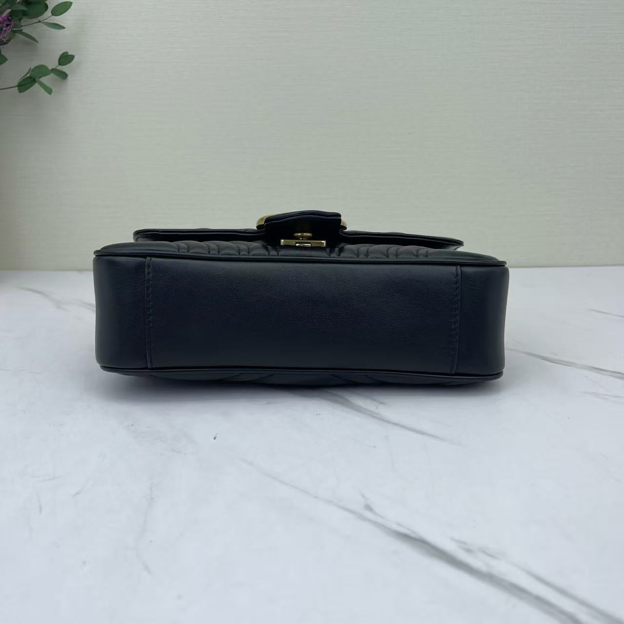 Gucci - Marmont - Cowhide leather - Black with Gold-Tone Hardware - (mini)