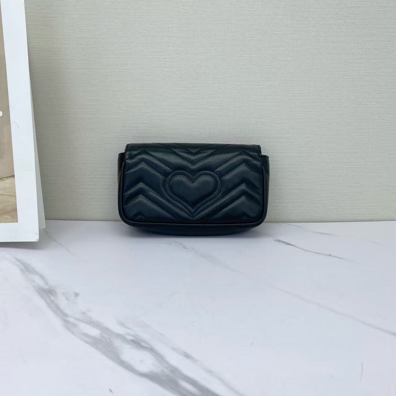Gucci - Marmont - Cowhide leather - Black with Gold-Tone Hardware - (mini)