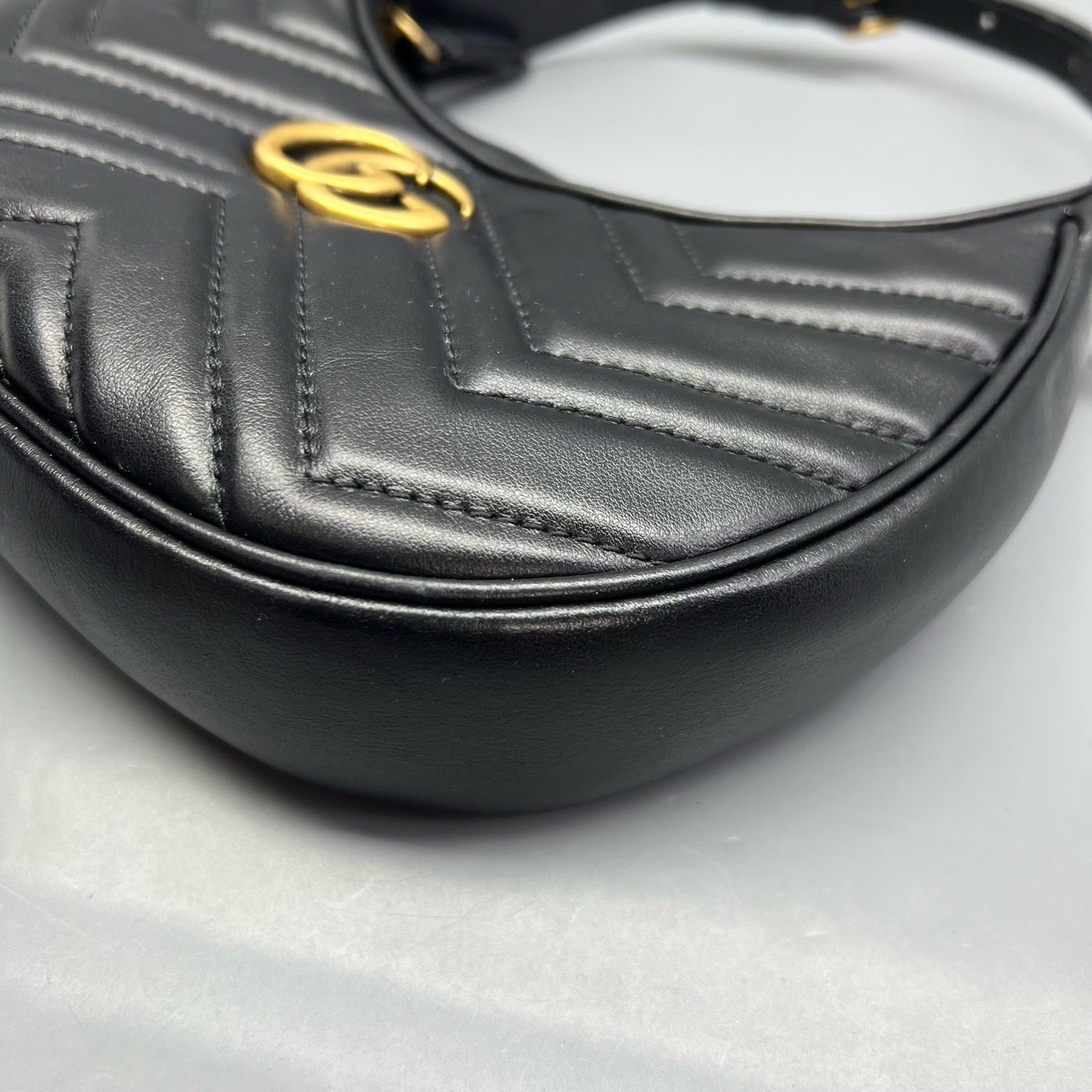 Gucci - Marmont Crescent Shoulder Bag - Leather - Black - (mini)