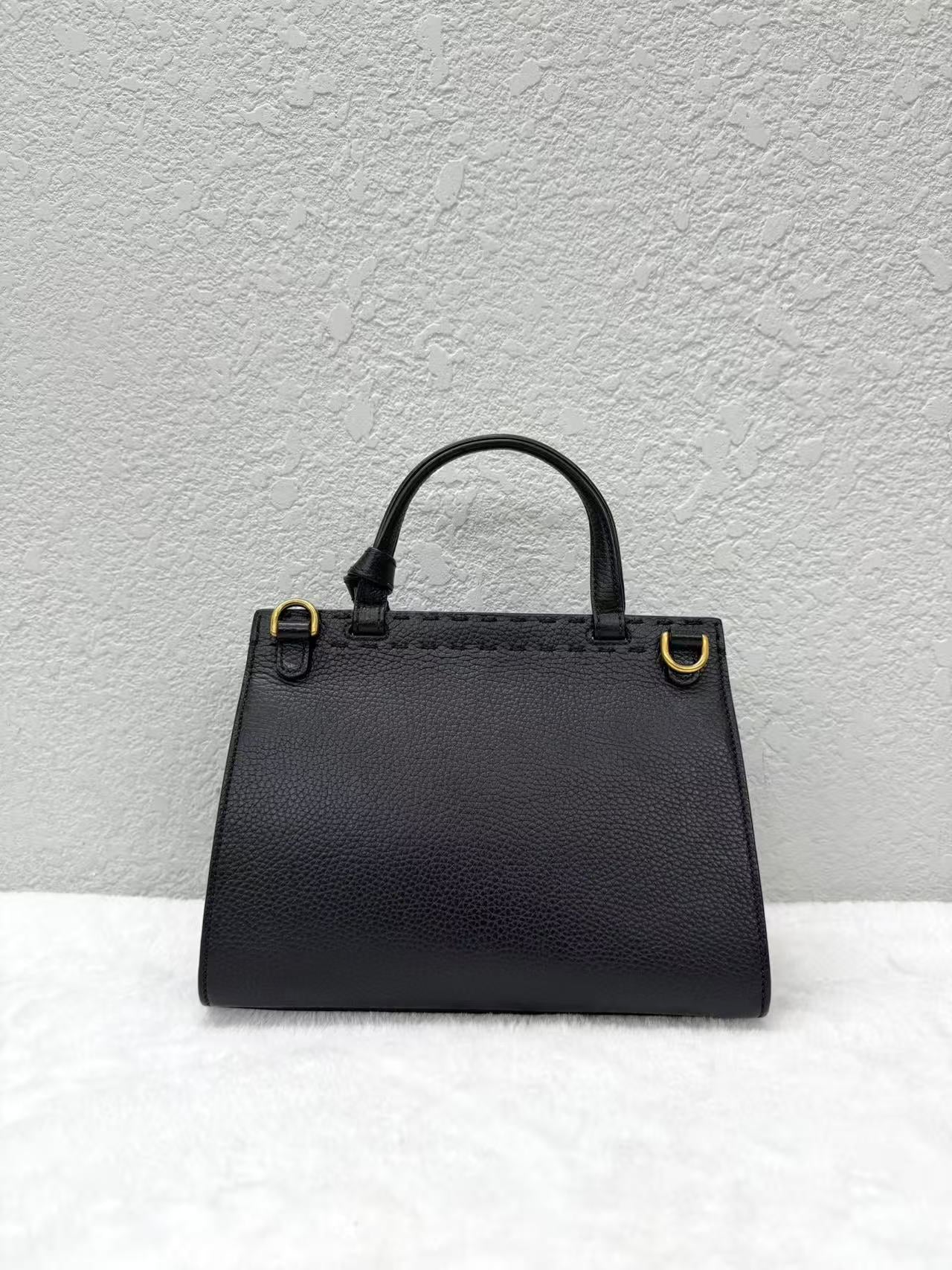 Gucci - Marmont - Grained leather - Black - (Small)