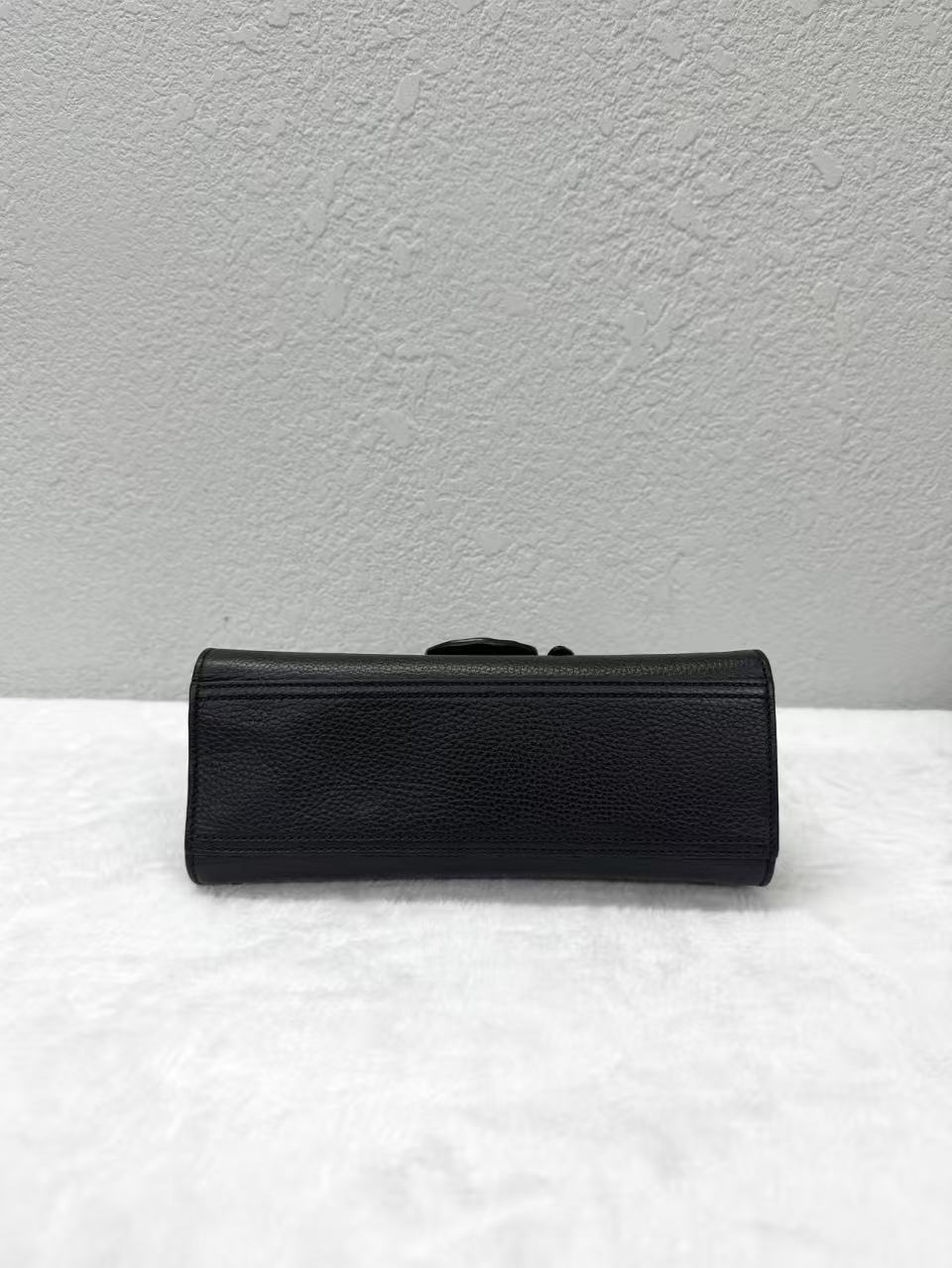 Gucci - Marmont - Grained leather - Black - (Small)