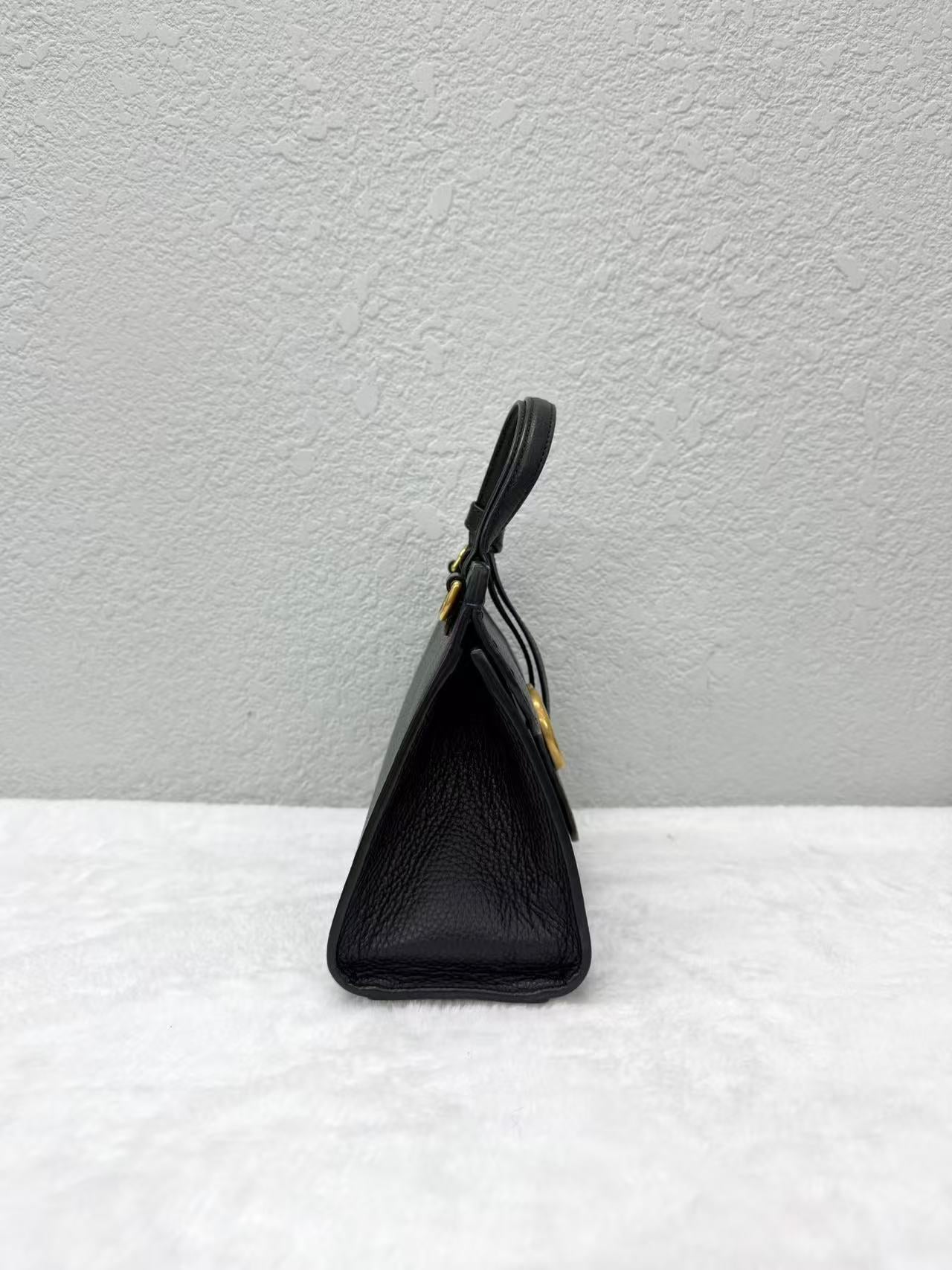 Gucci - Marmont - Grained leather - Black - (Small)