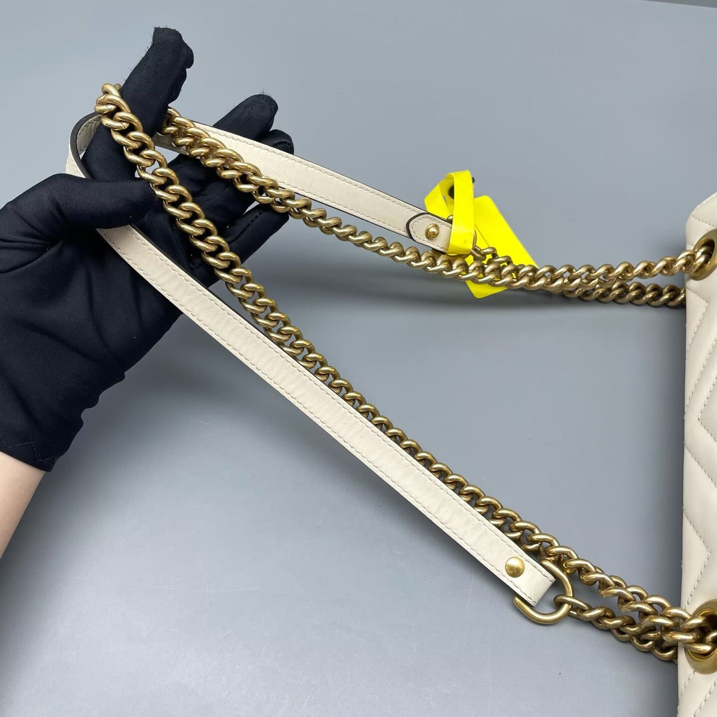 Gucci - Marmont - Matelassé chevron leather - Off-white with Antique Gold-Tone Hardware - (small)