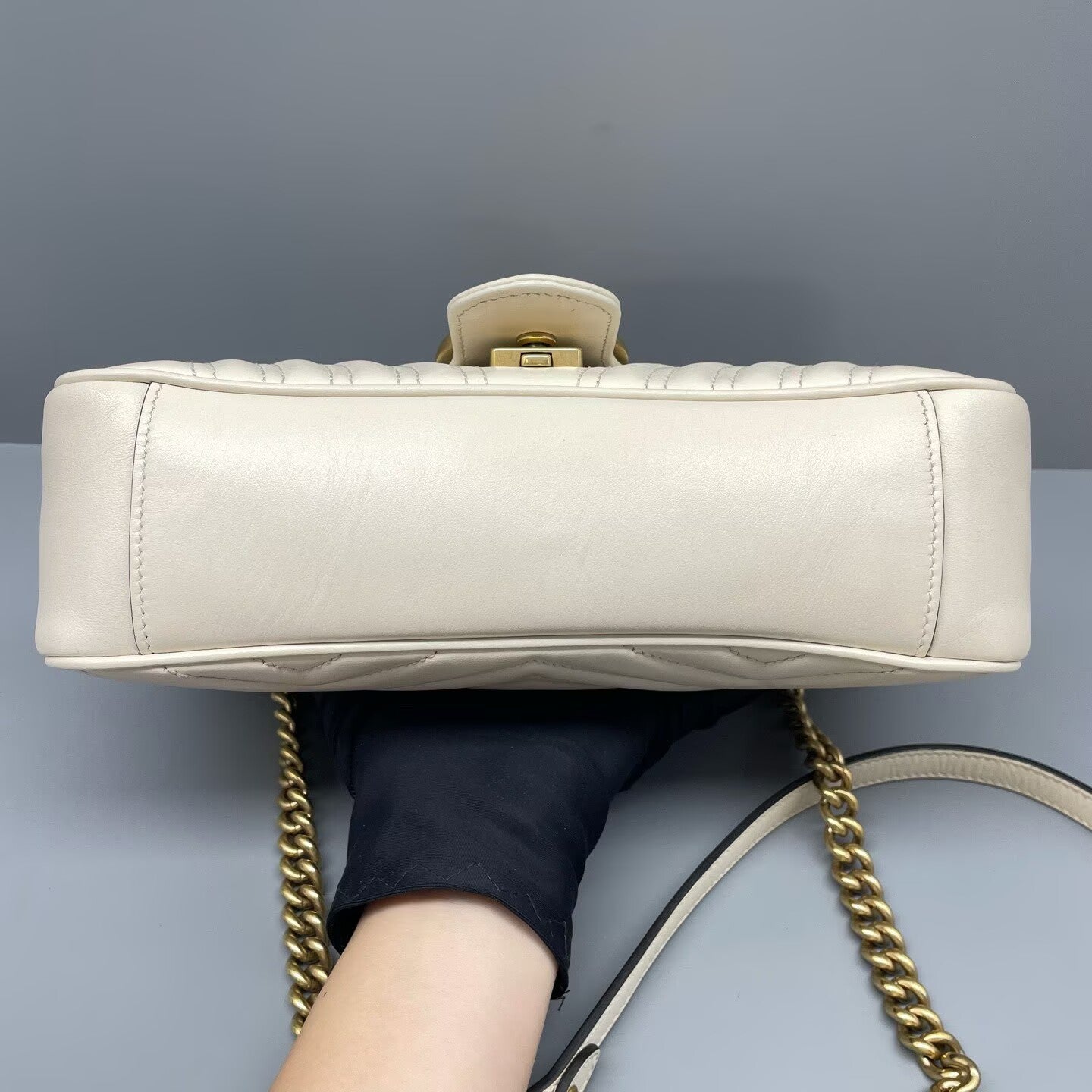 Gucci - Marmont - Matelassé chevron leather - Off-white with Antique Gold-Tone Hardware - (small)
