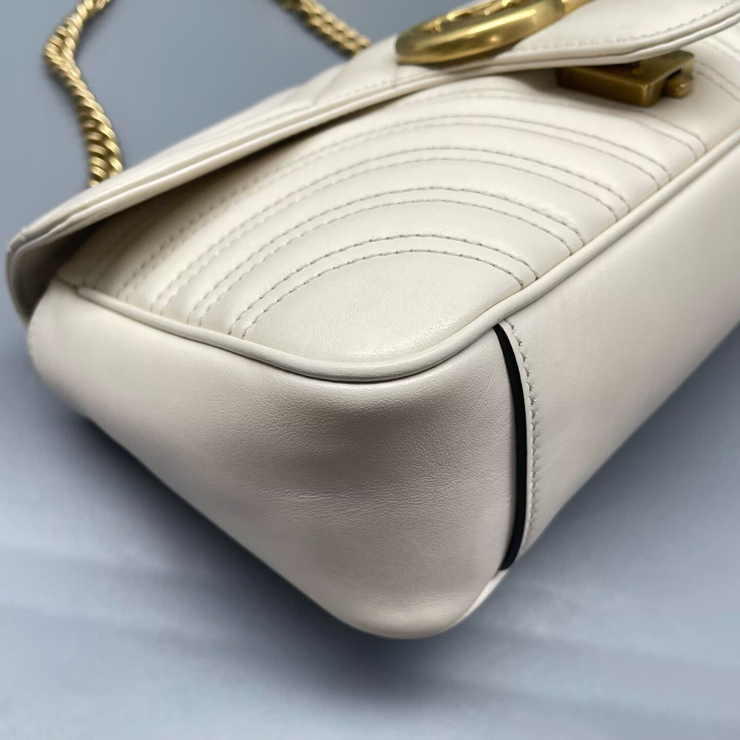 Gucci - Marmont - Matelassé chevron leather - Off-white with Antique Gold-Tone Hardware - (small)