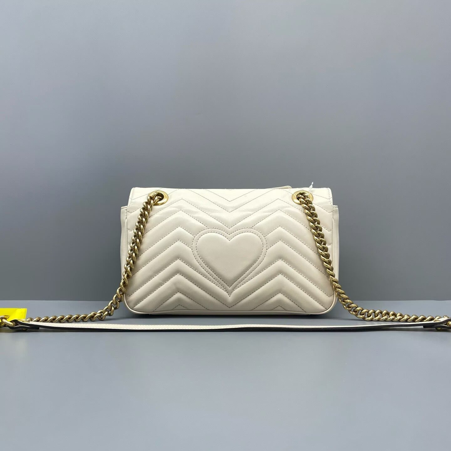 Gucci - Marmont - Matelassé chevron leather - Off-white with Antique Gold-Tone Hardware - (small)