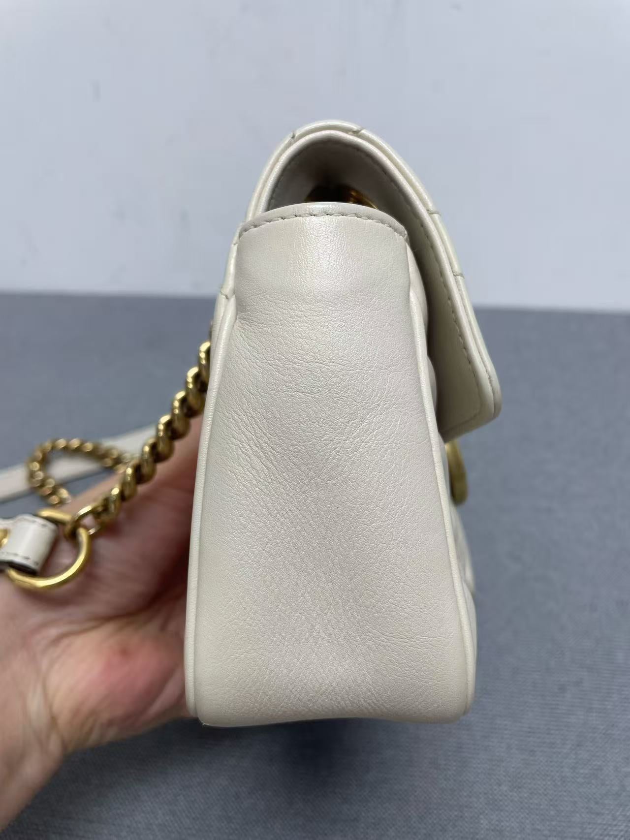 Gucci - Marmont Matelassé Mini - Leather - White with Antiqued Gold-Tone Hardware - (mini)