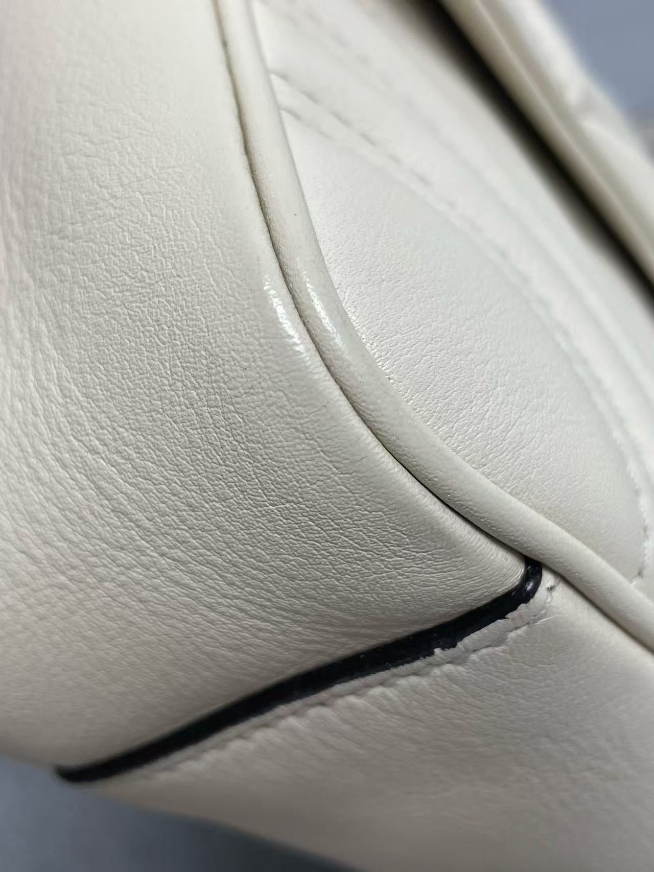 Gucci - Marmont Matelassé Mini - Leather - White with Antiqued Gold-Tone Hardware - (mini)