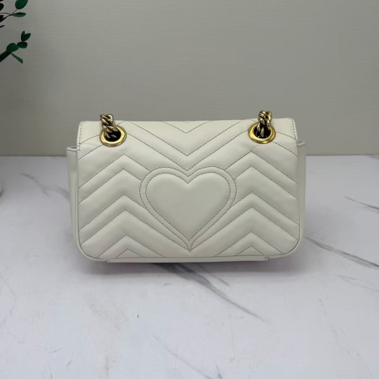Gucci - Marmont Matelassé Shoulder Bag - Calfskin leather - White with gold-tone hardware - (mini)