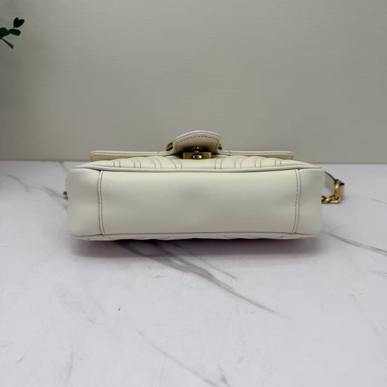 Gucci - Marmont Matelassé Shoulder Bag - Calfskin leather - White with gold-tone hardware - (mini)