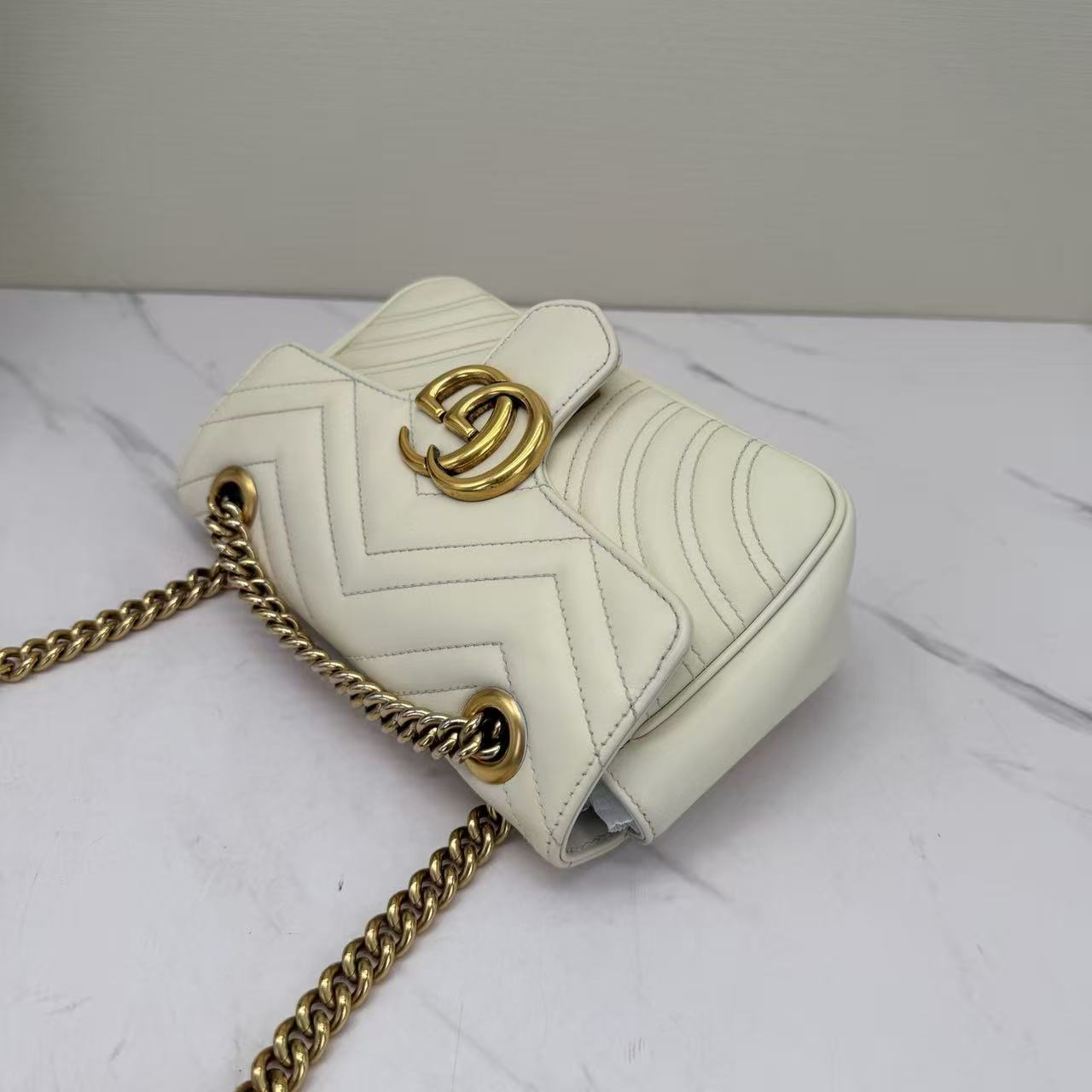 Gucci - Marmont Matelassé Shoulder Bag - Calfskin leather - White with gold-tone hardware - (mini)