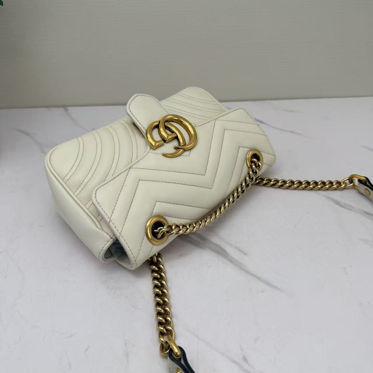 Gucci - Marmont Matelassé Shoulder Bag - Calfskin leather - White with gold-tone hardware - (mini)