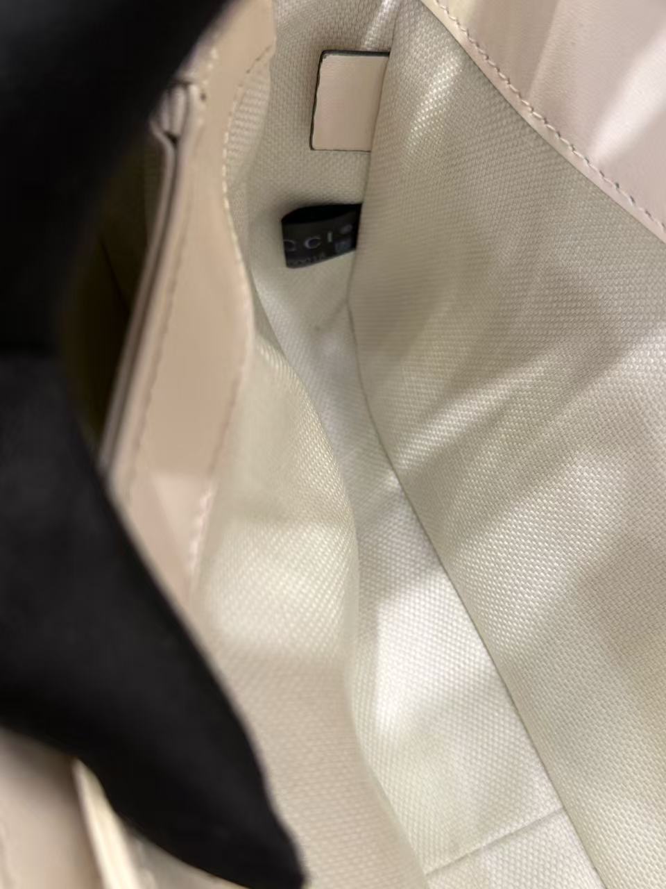 Gucci - Marmont Matelassé Shoulder Bag - Leather - Off-white with Tone-on-Tone Hardware - (medium)