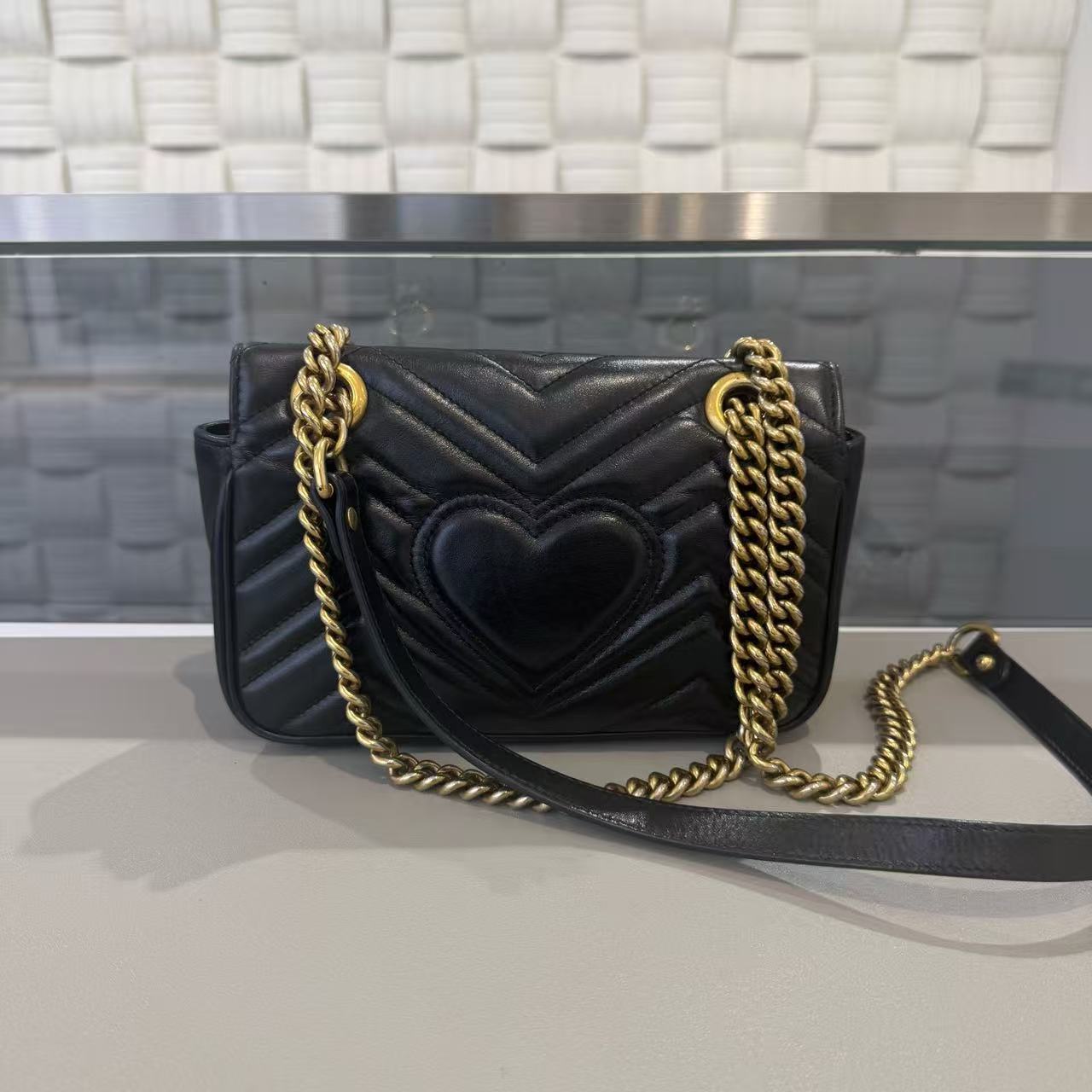 Gucci - Marmont Matelassé Small Shoulder Bag - Calfskin leather - Black - (small)
