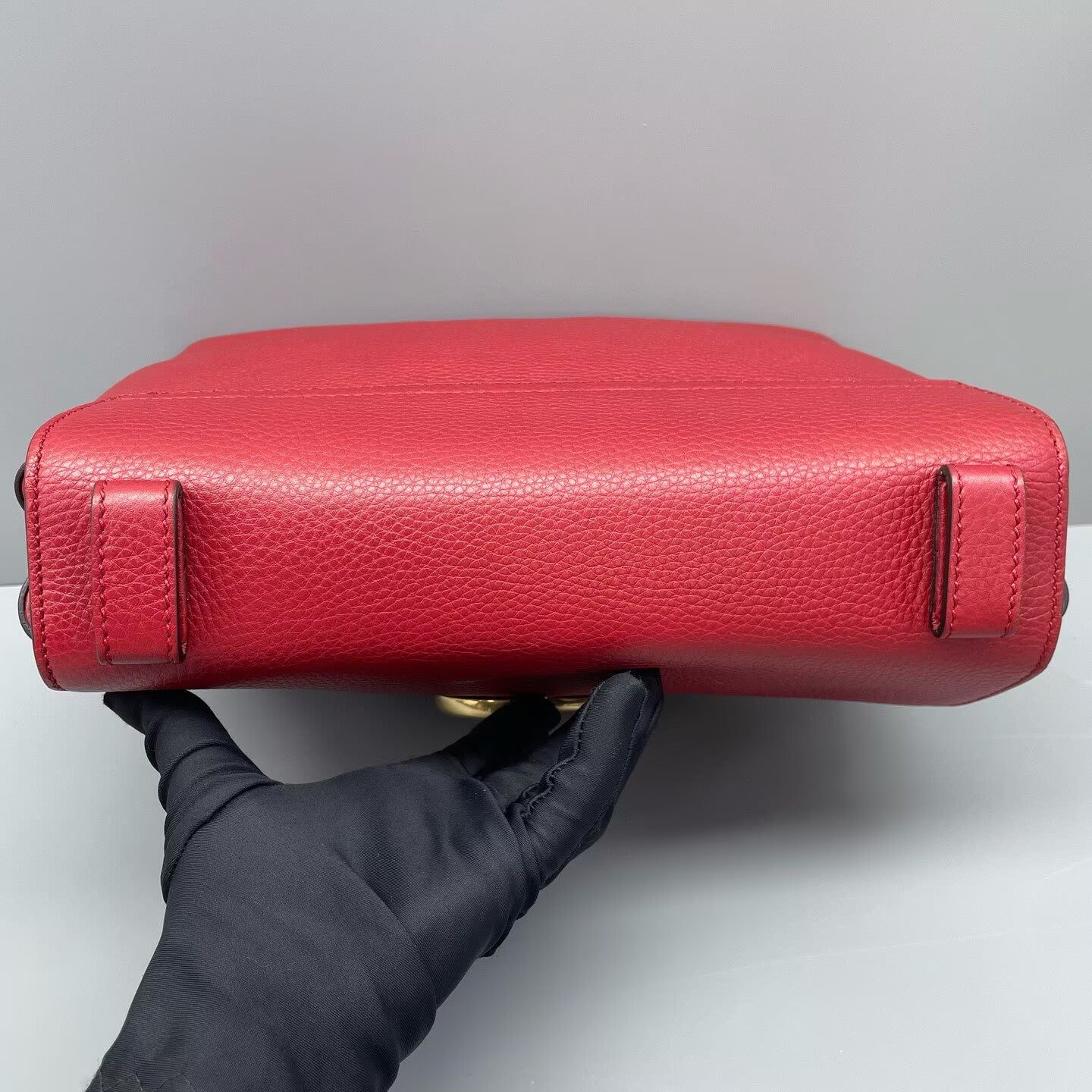 Gucci - Marmont Messenger Bag - Grained leather - Red with Gold-Tone Hardware - (medium)