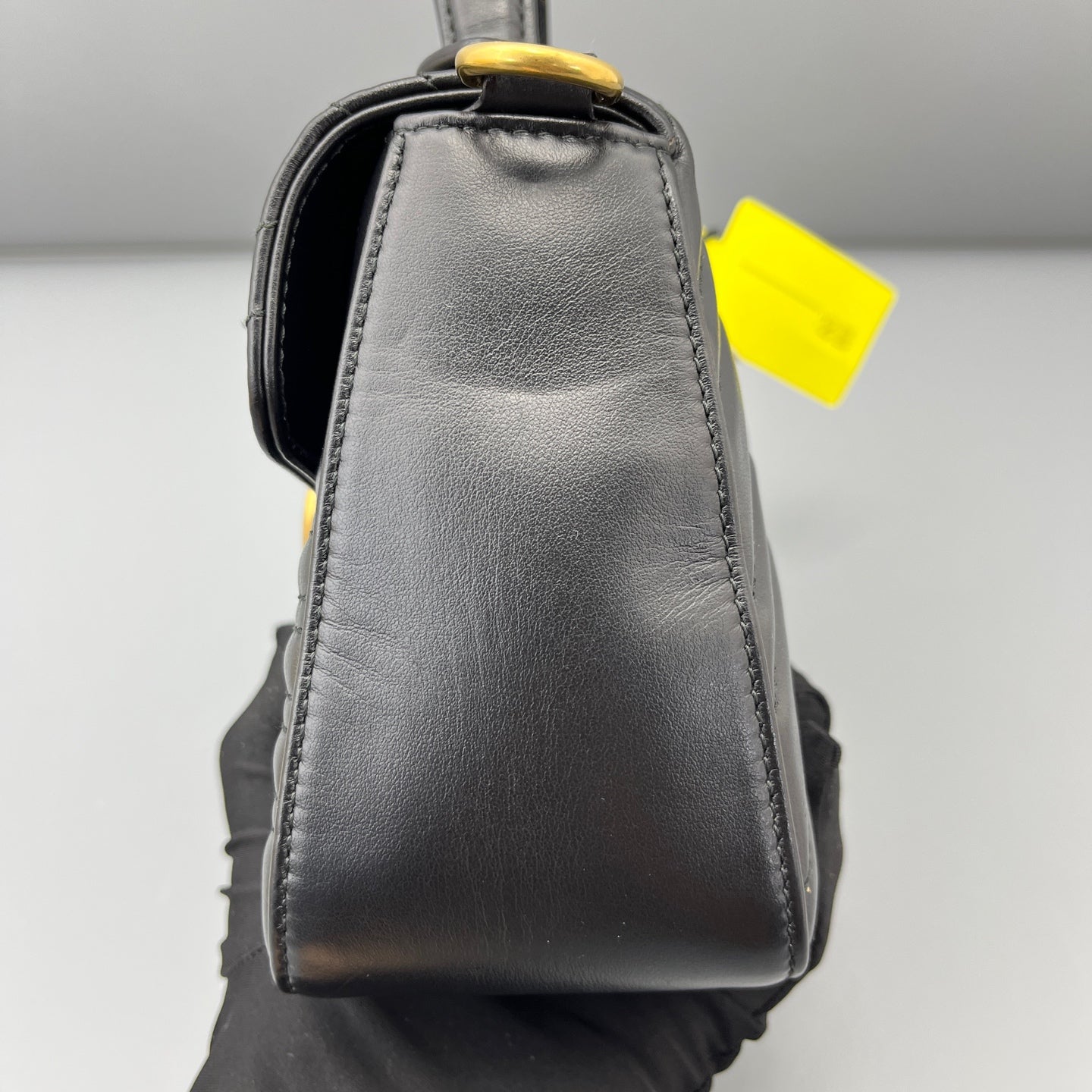 Gucci - Marmont Messenger Mini - Leather - Black with Gold-Tone Hardware - (mini)